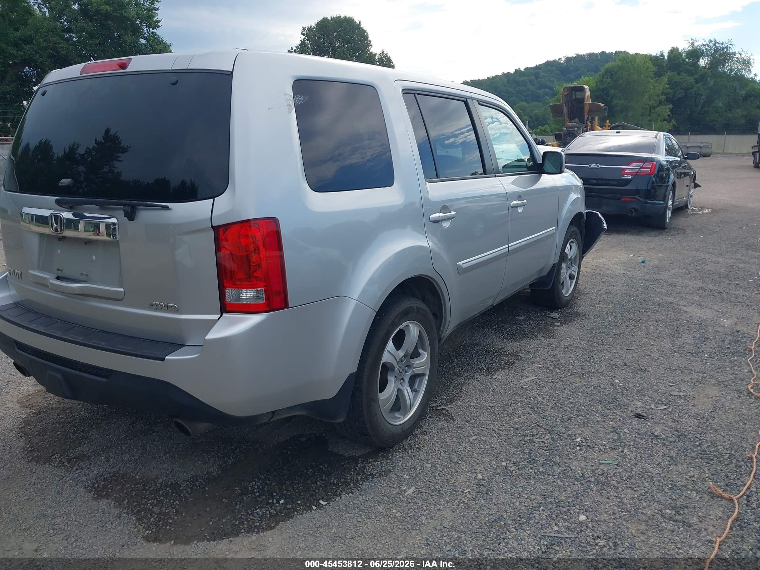 2014 Honda Pilot Ex Серебряный vin: 5FNYF4H49EB003374