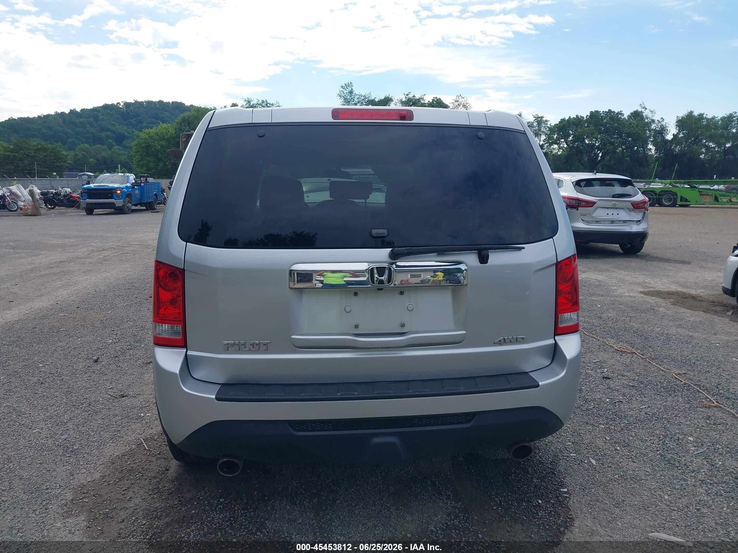 2014 Honda Pilot Ex Серебряный vin: 5FNYF4H49EB003374