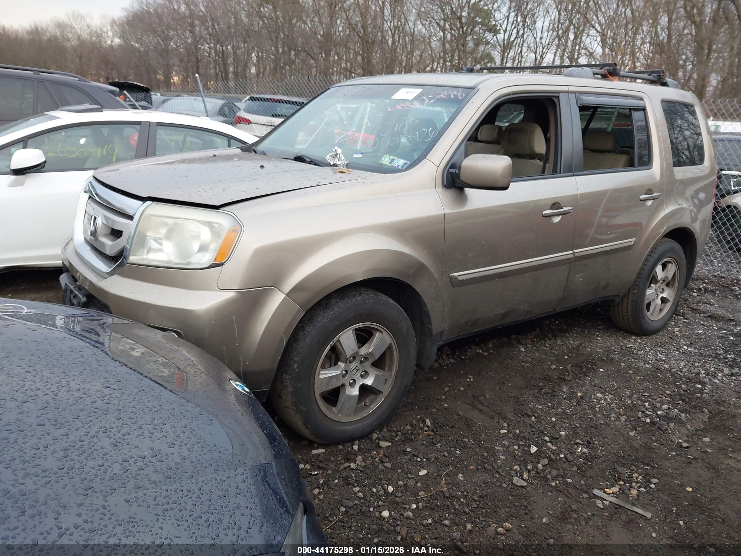 2011 Honda Pilot Ex Gold vin: 5FNYF4H4XBB030174