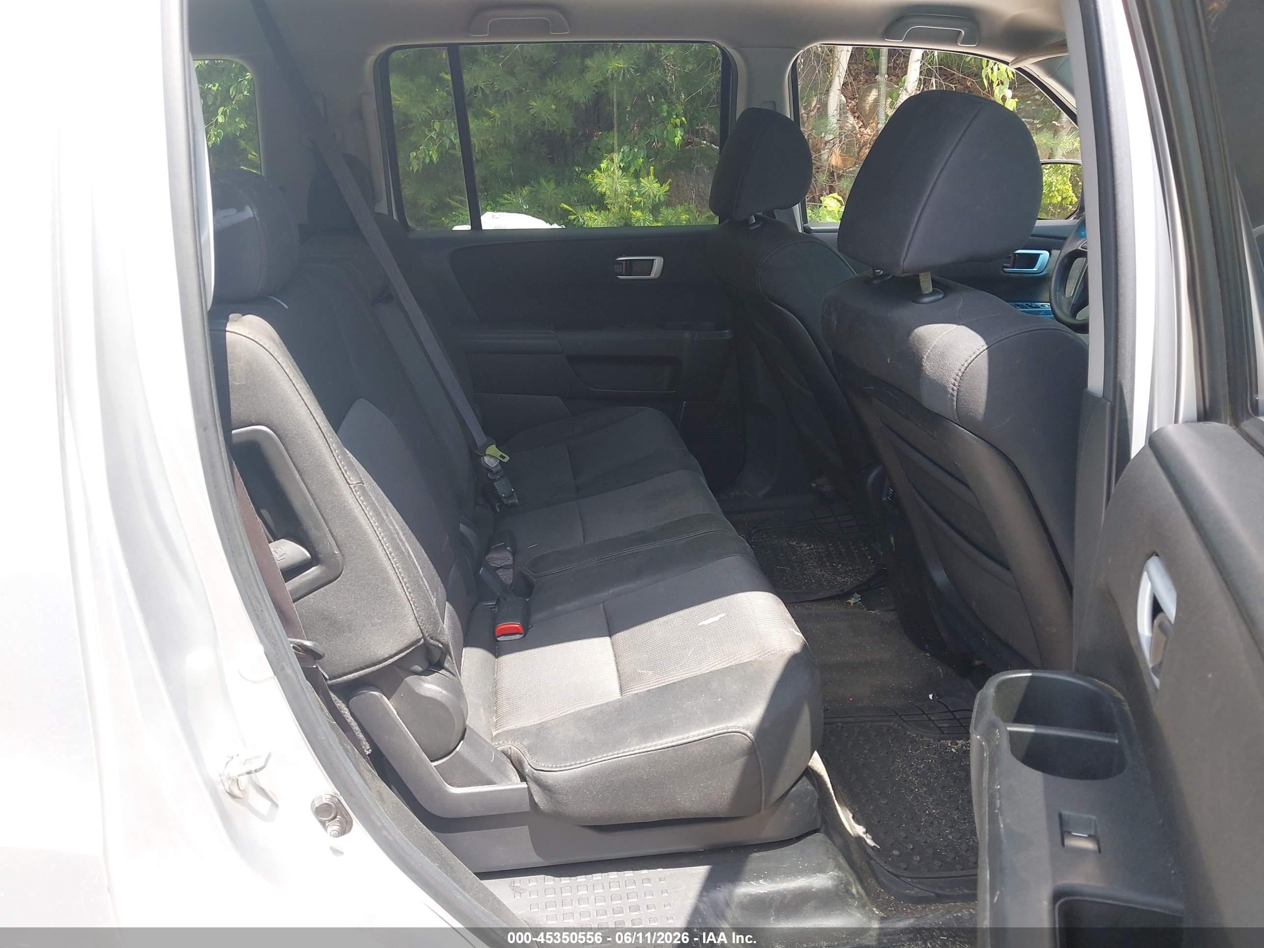 2011 Honda Pilot Ex Silver vin: 5FNYF4H4XBB075034