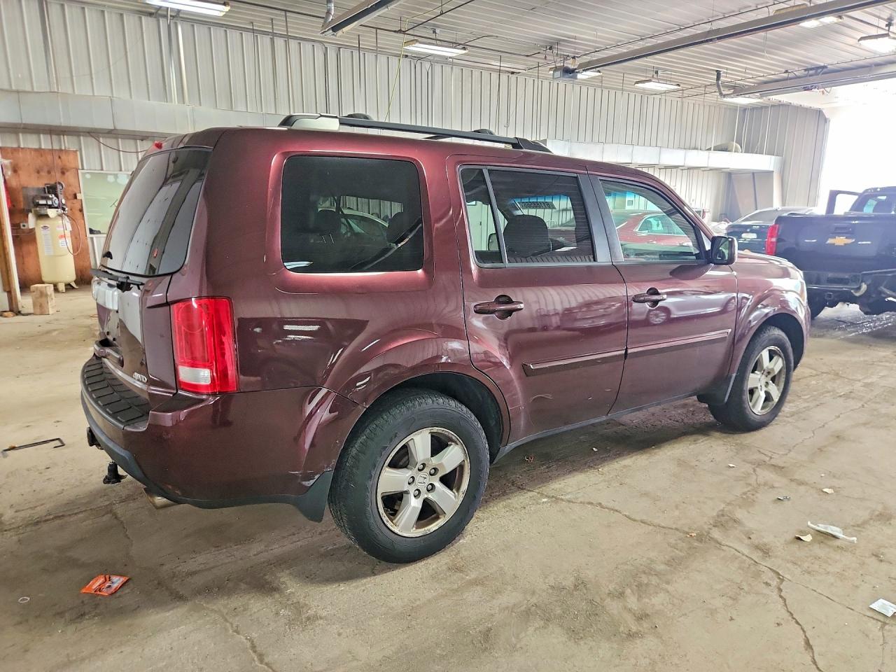 2011 Honda Pilot Ex Burgundy vin: 5FNYF4H4XBB092769