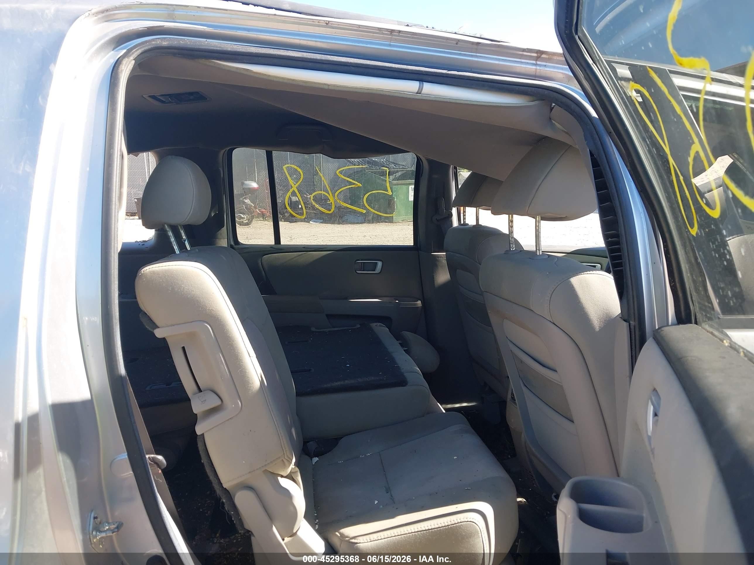 2011 Honda Pilot Ex Silver vin: 5FNYF4H4XBB103091