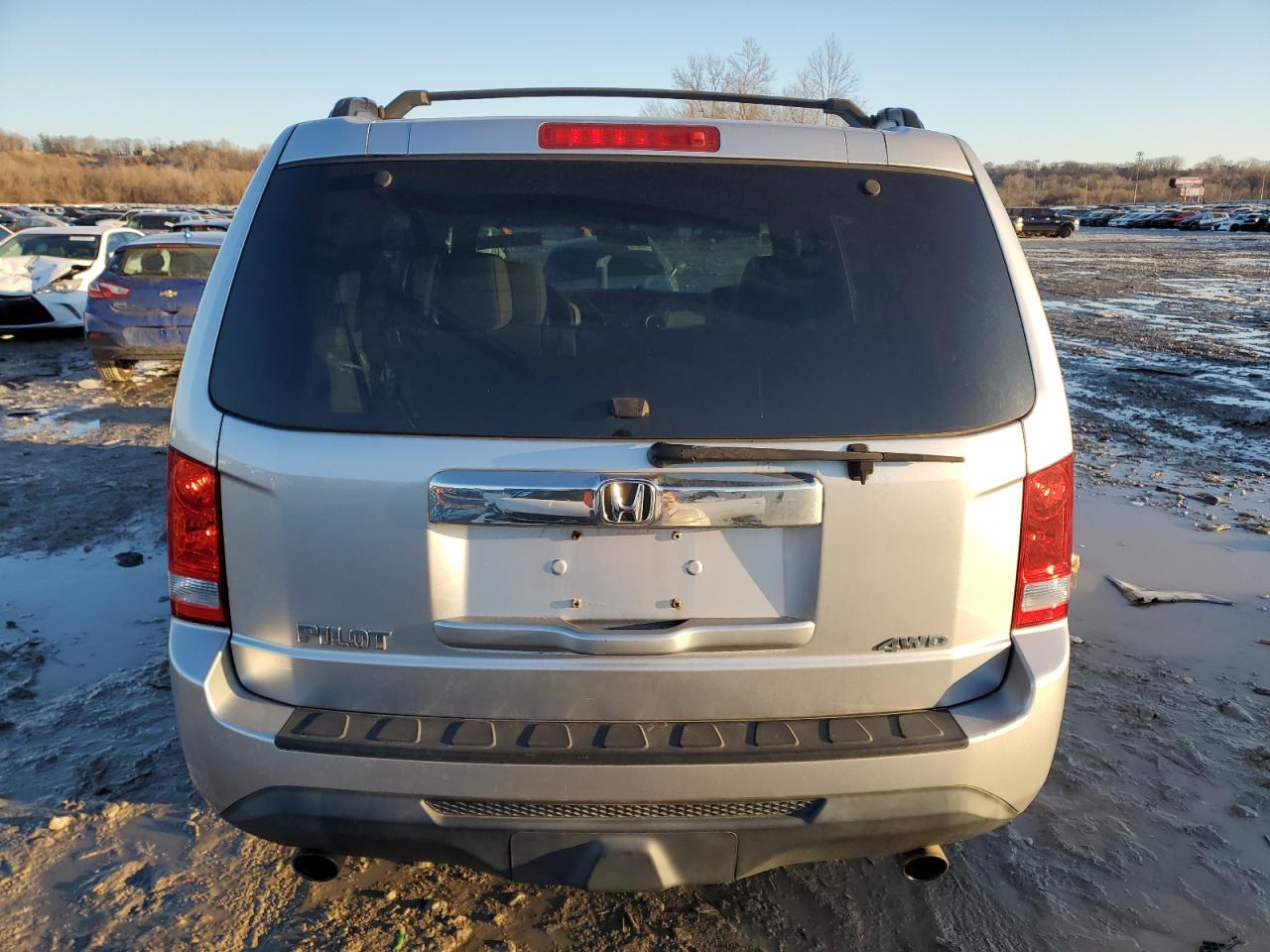 2012 Honda Pilot Silver vin: 5FNYF4H4XCB022206