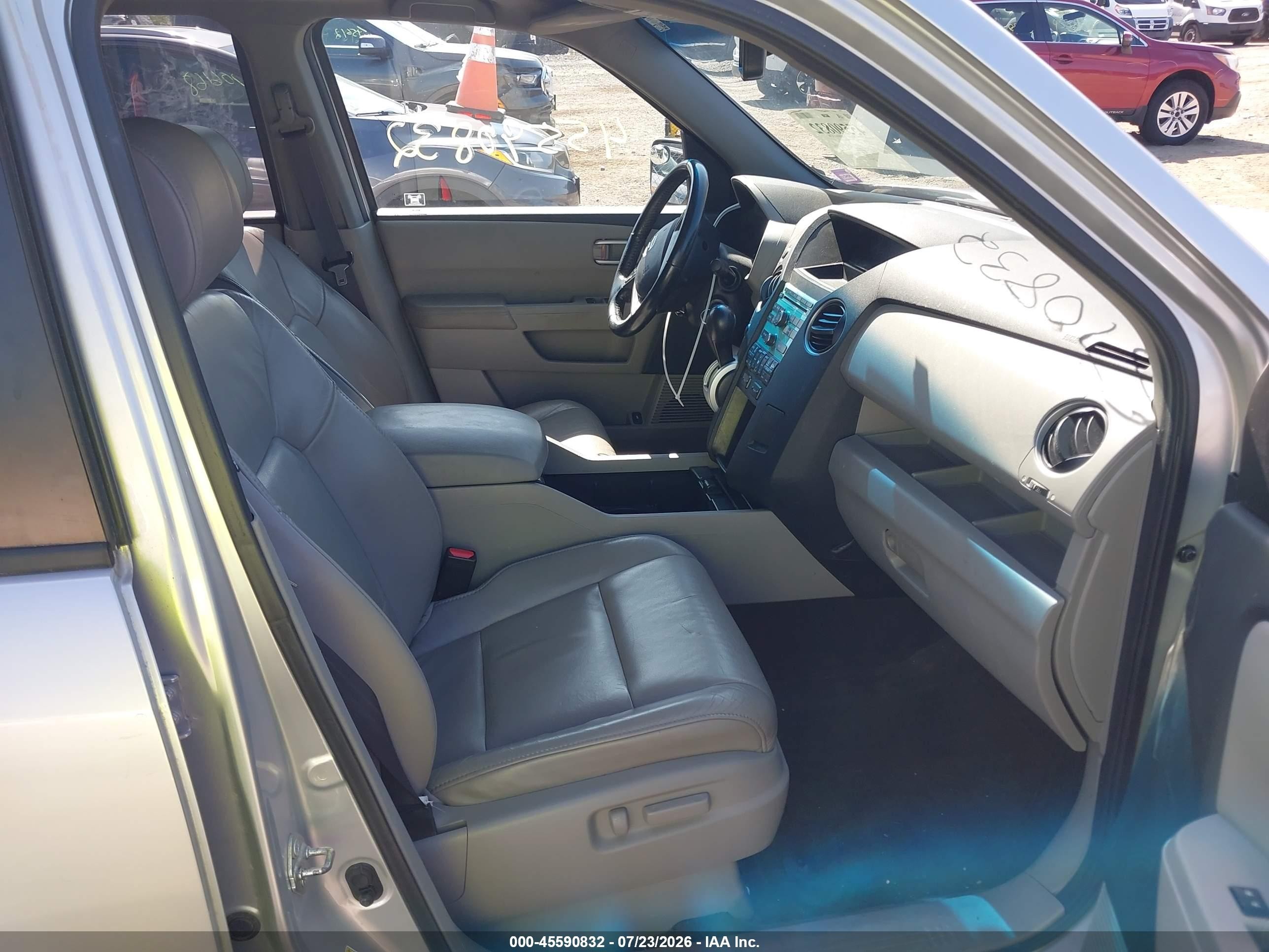 2011 Honda Pilot Ex-l Gray vin: 5FNYF4H50BB066108