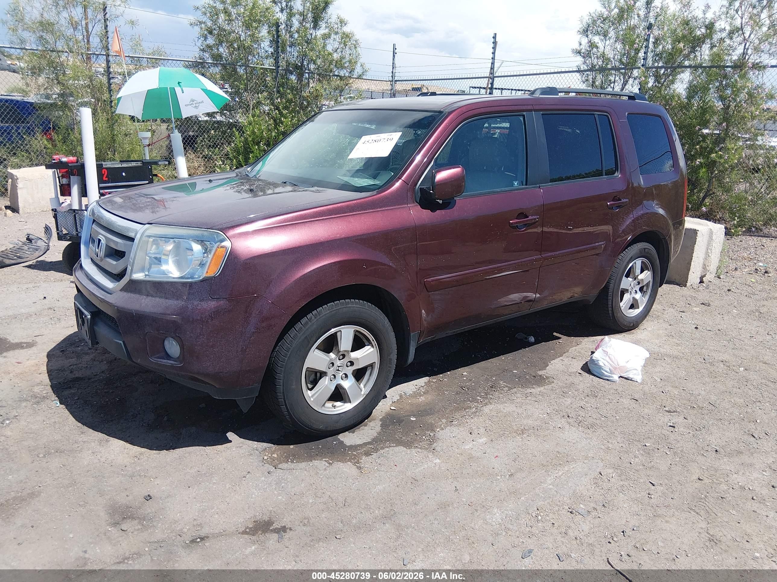 2011 Honda Pilot Exl Red vin: 5FNYF4H50BB078582