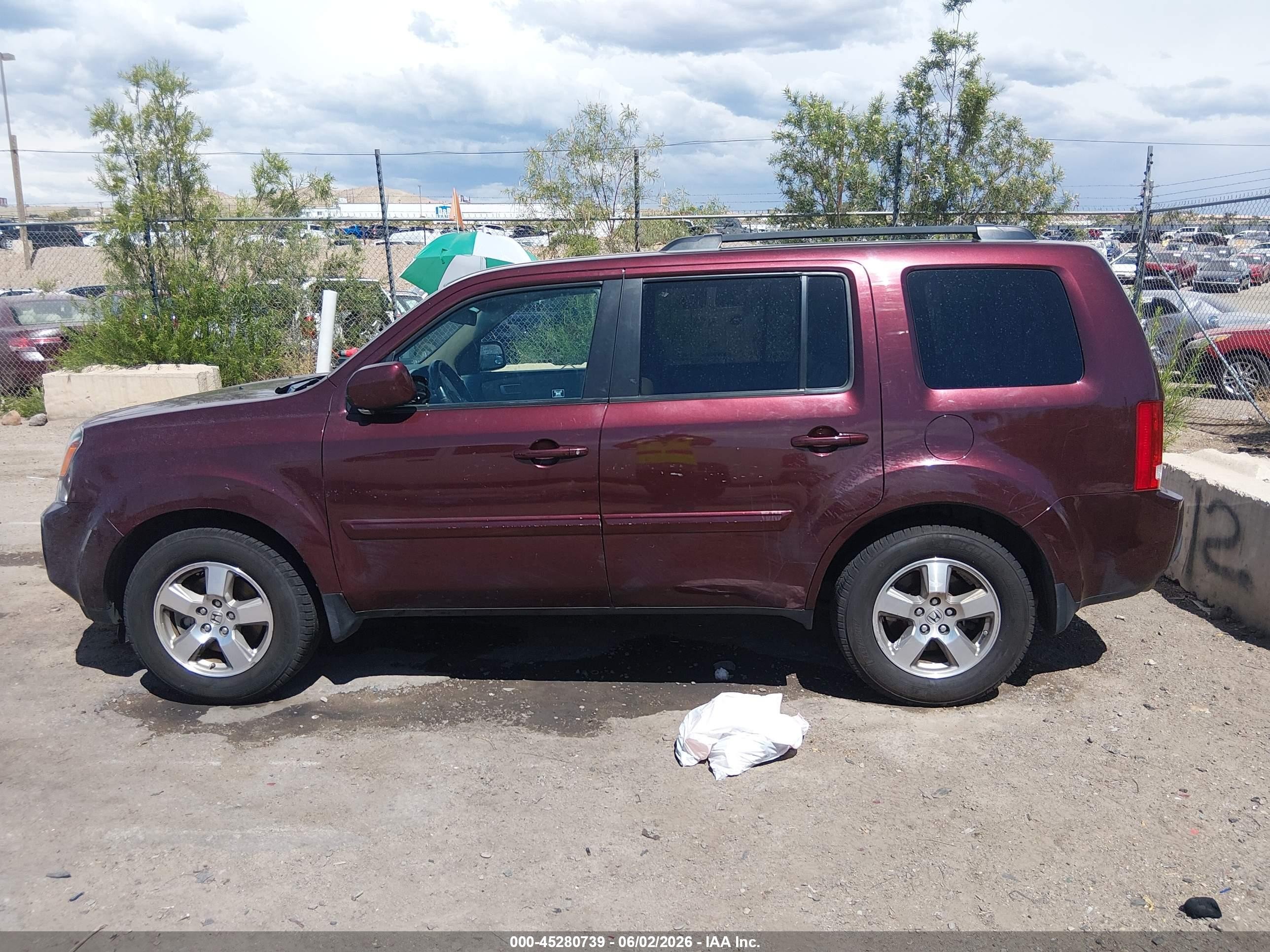 2011 Honda Pilot Exl Red vin: 5FNYF4H50BB078582