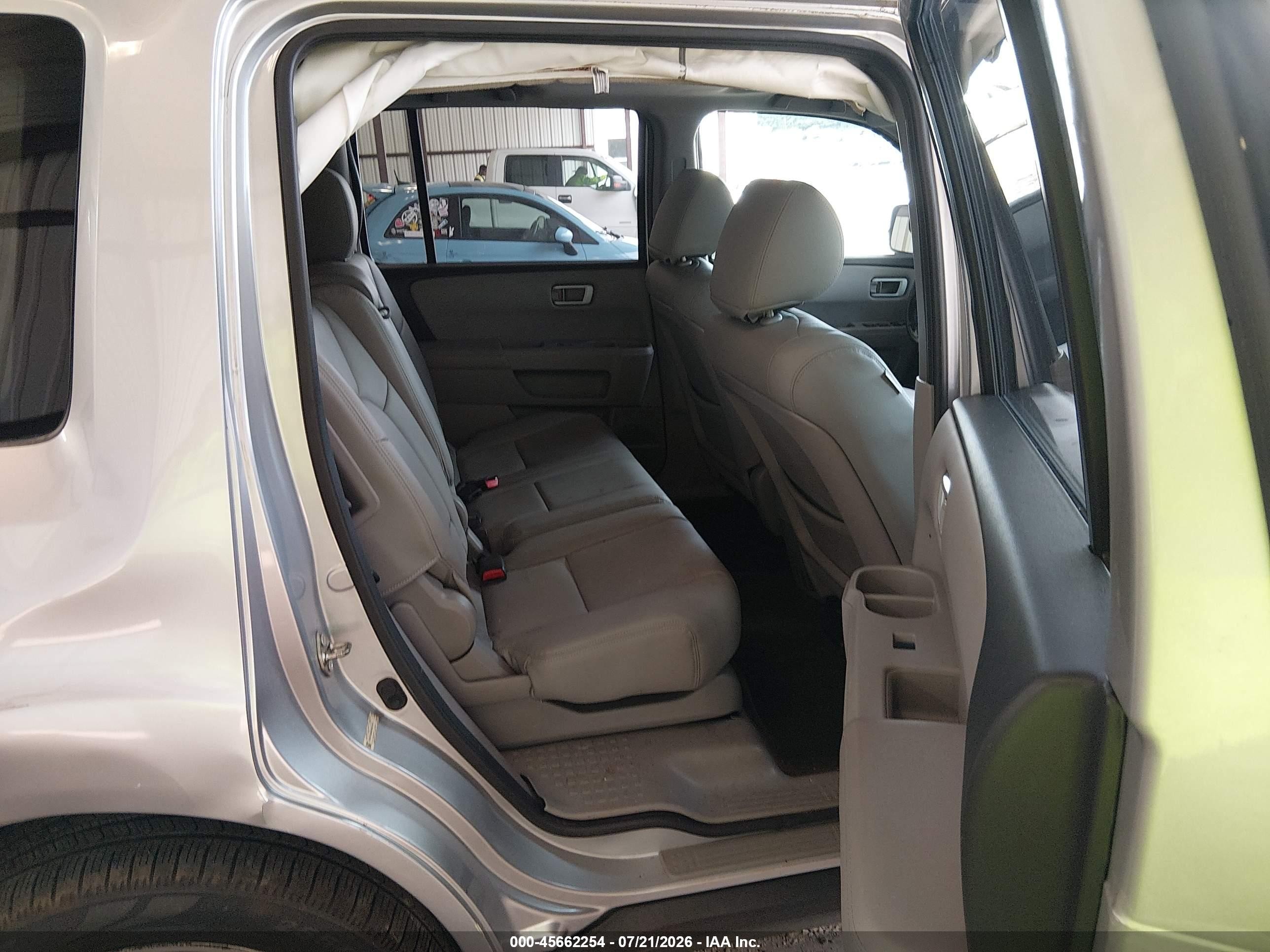 2015 Honda Pilot Ex-l Серебряный vin: 5FNYF4H50FB021627