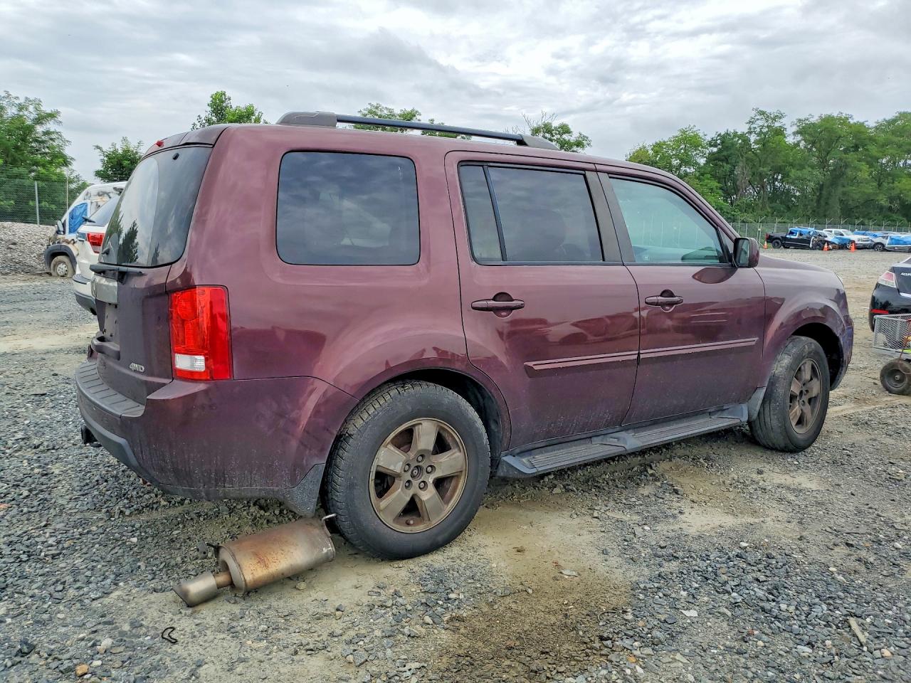 2011 Honda Pilot Exl Burgundy vin: 5FNYF4H51BB060835