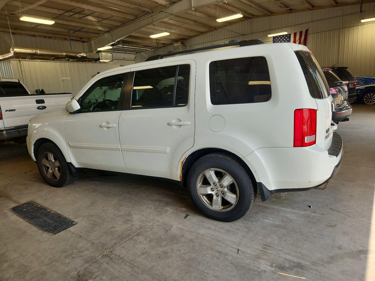 2011 Honda Pilot Exl White vin: 5FNYF4H51BB085959