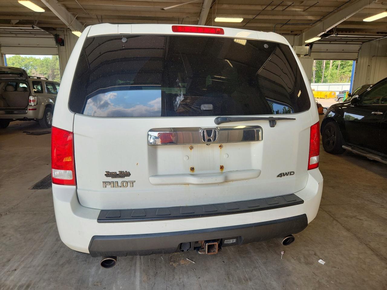 2011 Honda Pilot Exl White vin: 5FNYF4H51BB085959