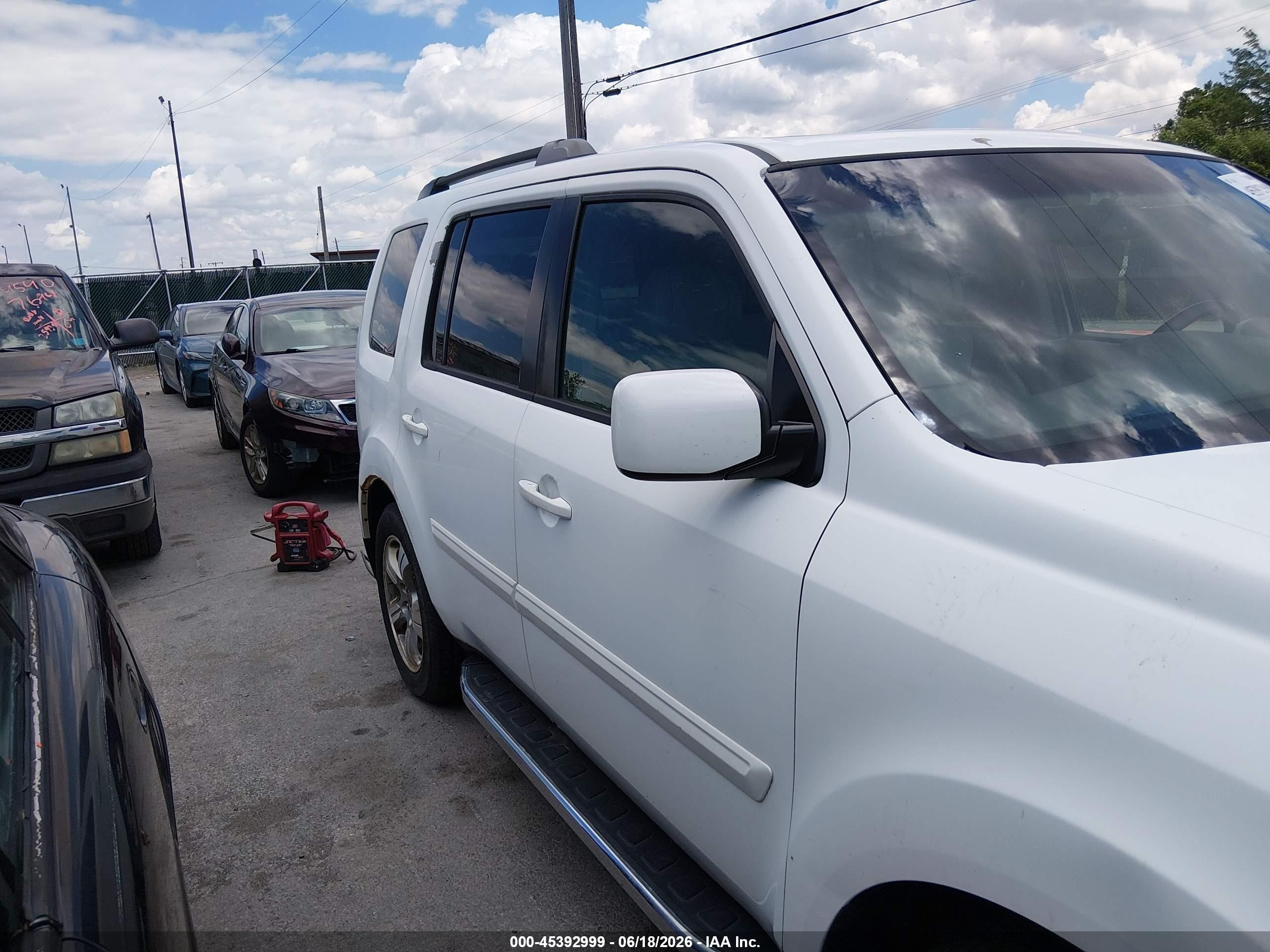 2012 Honda Pilot Ex-l White vin: 5FNYF4H51CB036956
