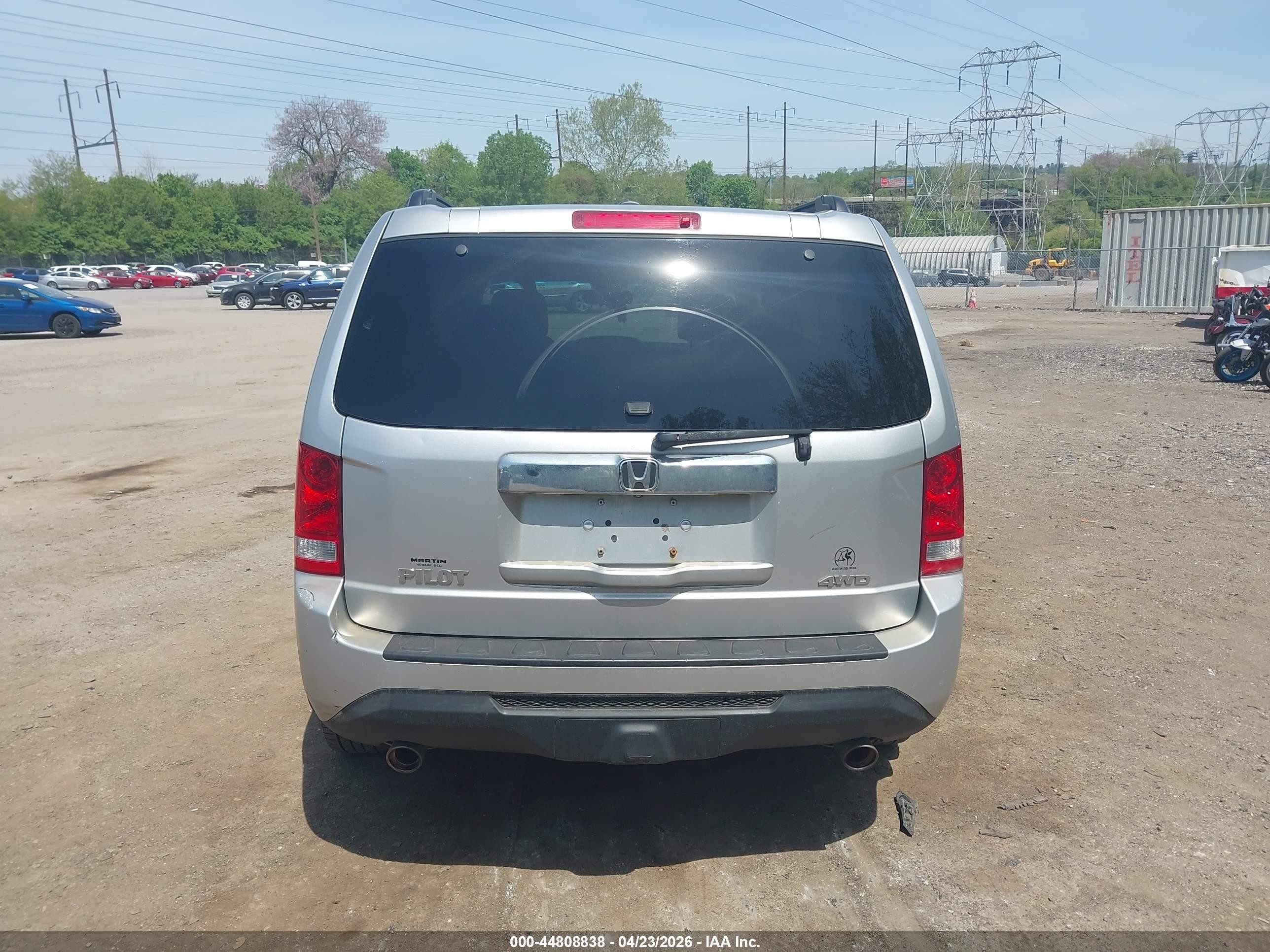 2013 Honda Pilot Ex-l Silver vin: 5FNYF4H51DB085804