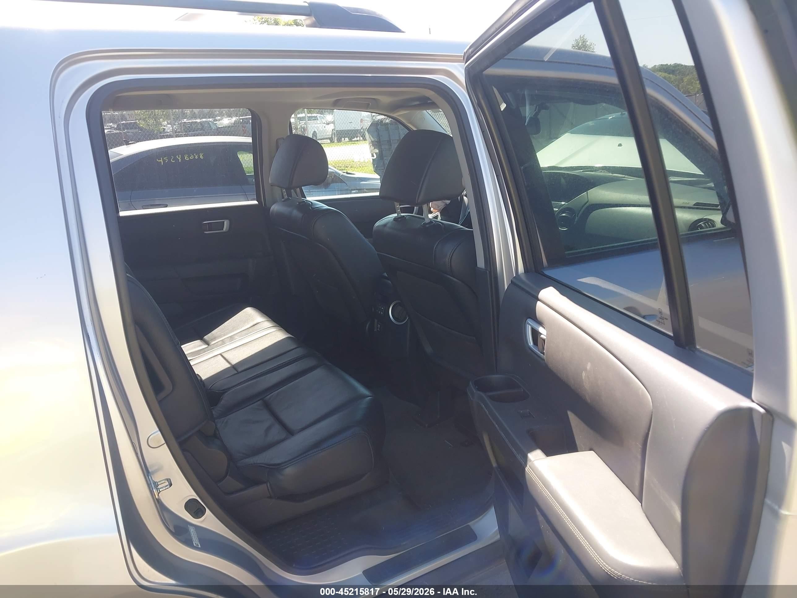 2014 Honda Pilot Ex-l Silver vin: 5FNYF4H52EB027895