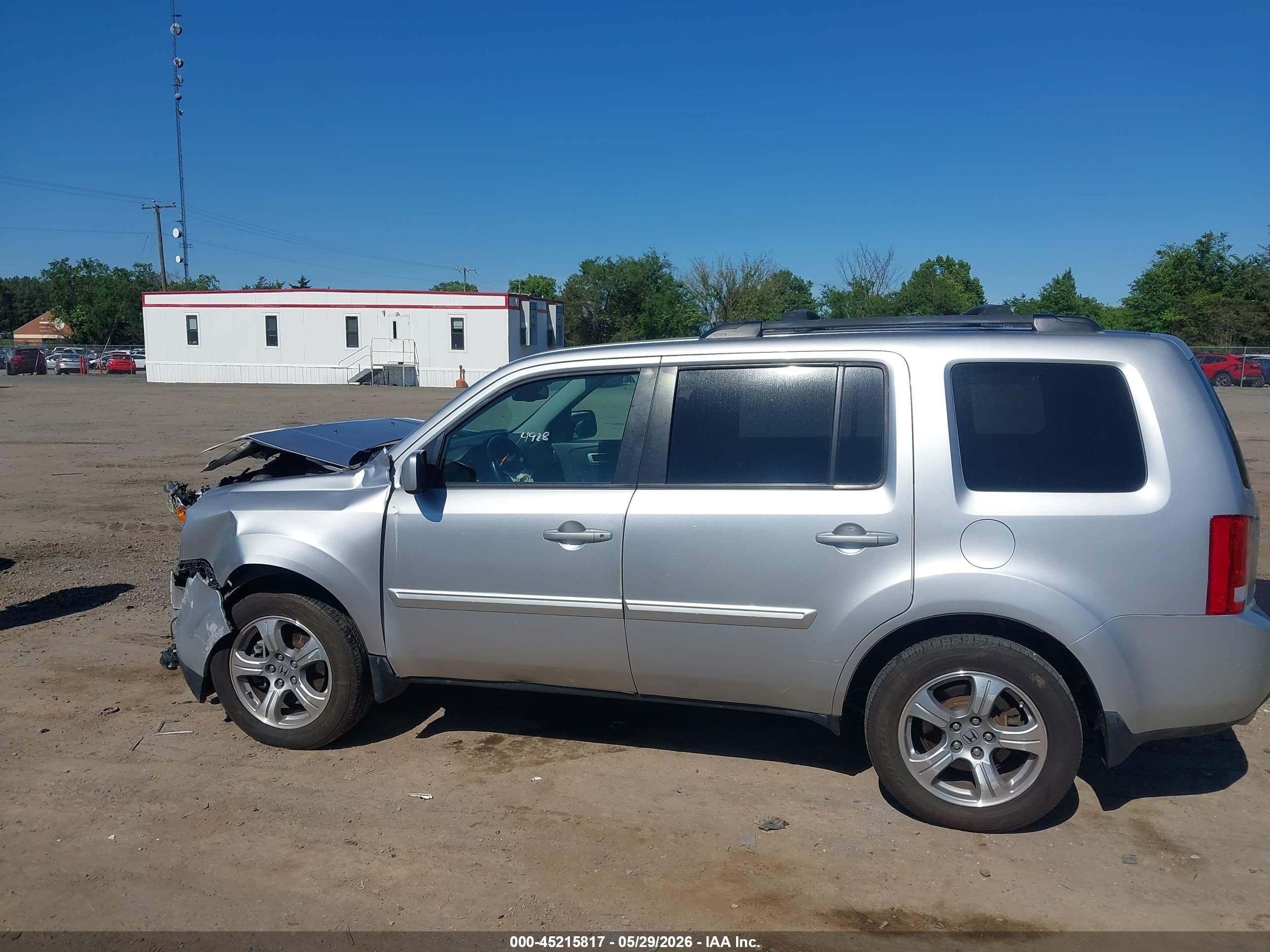 2014 Honda Pilot Ex-l Silver vin: 5FNYF4H52EB027895