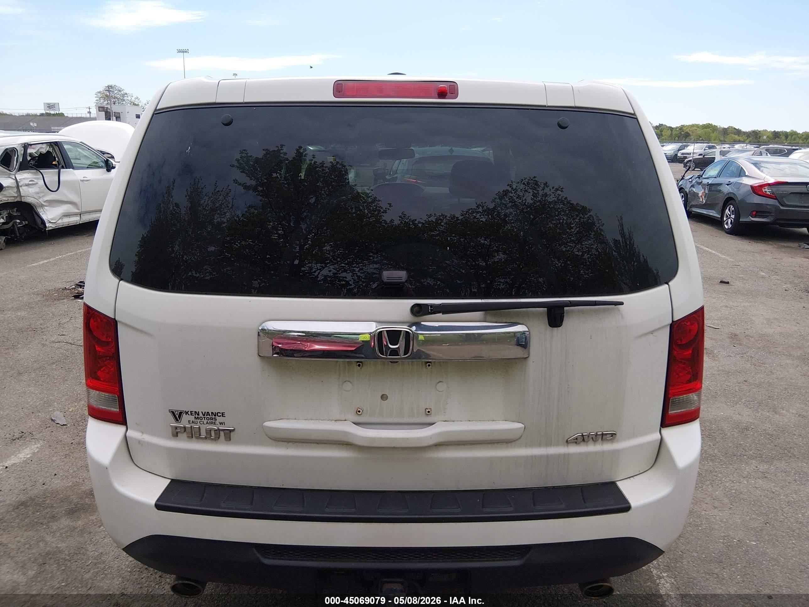 2015 Honda Pilot Ex-l White vin: 5FNYF4H52FB003582