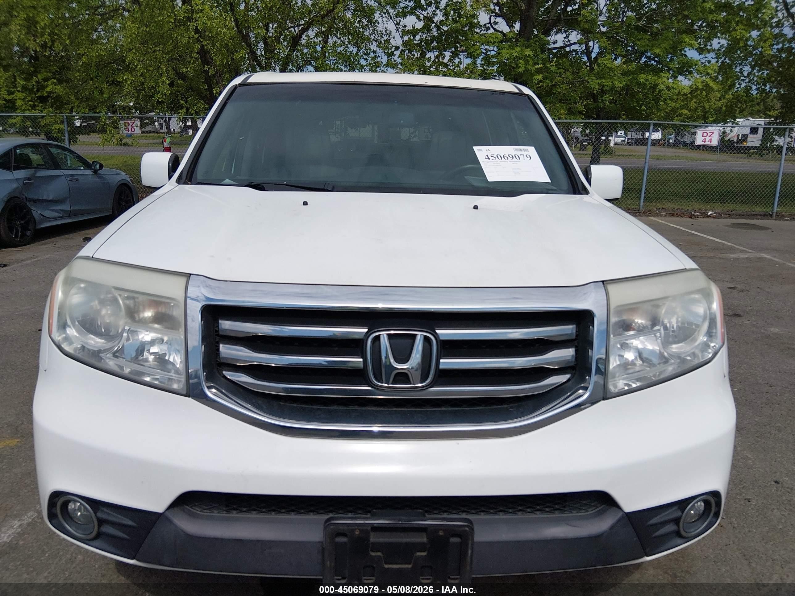 2015 Honda Pilot Ex-l White vin: 5FNYF4H52FB003582