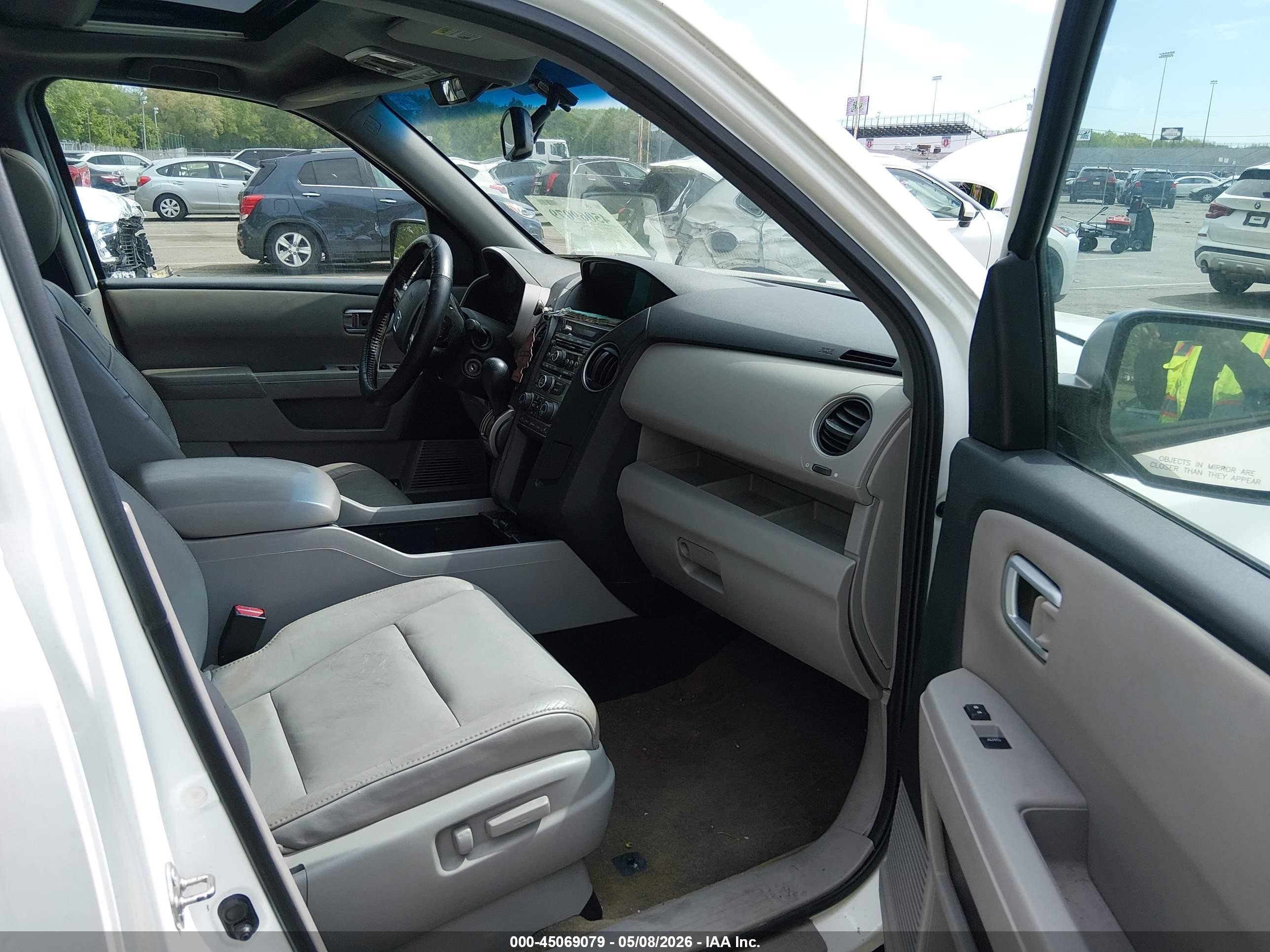 2015 Honda Pilot Ex-l White vin: 5FNYF4H52FB003582