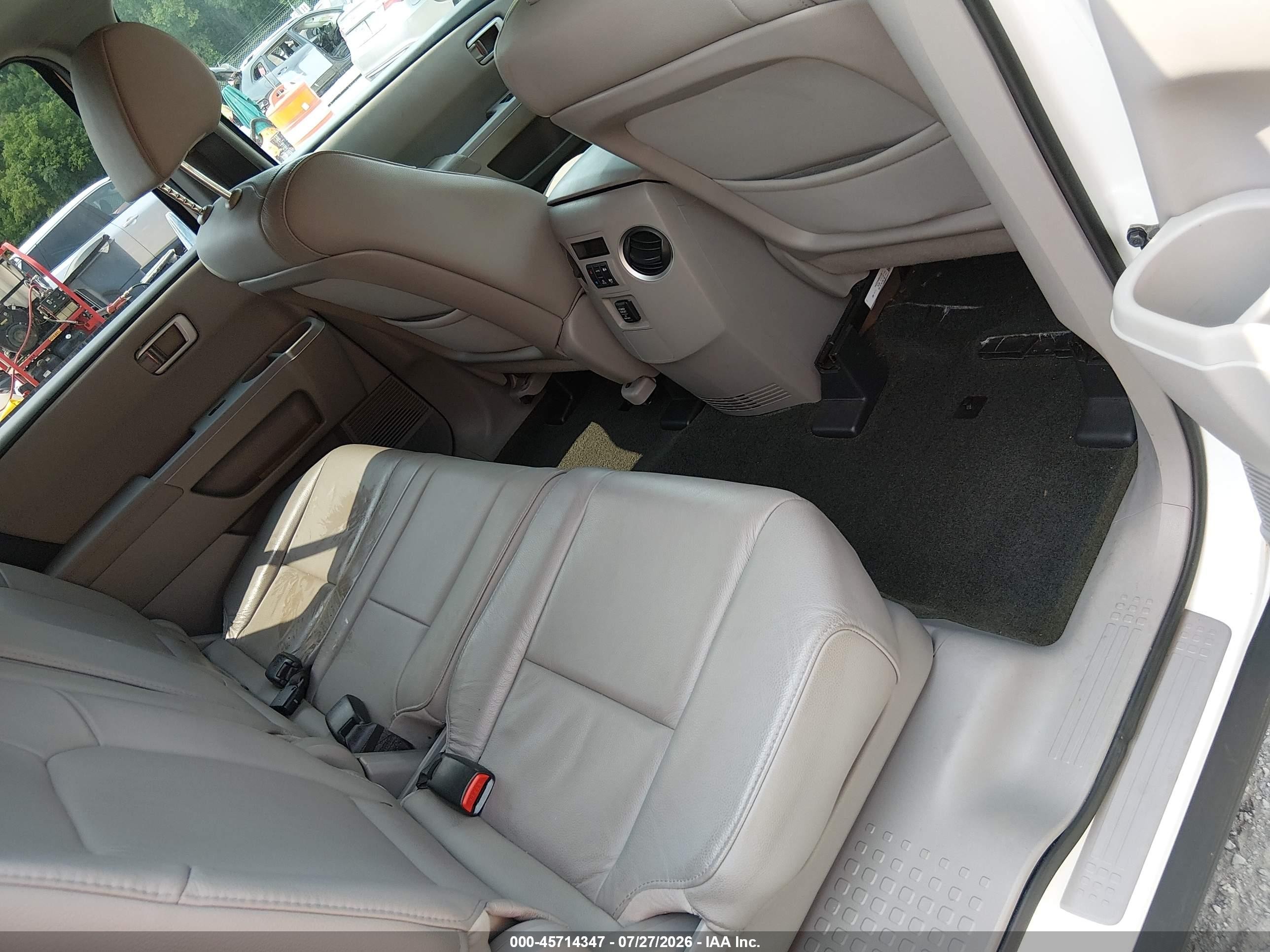 2015 Honda Pilot Ex-l White vin: 5FNYF4H52FB009740