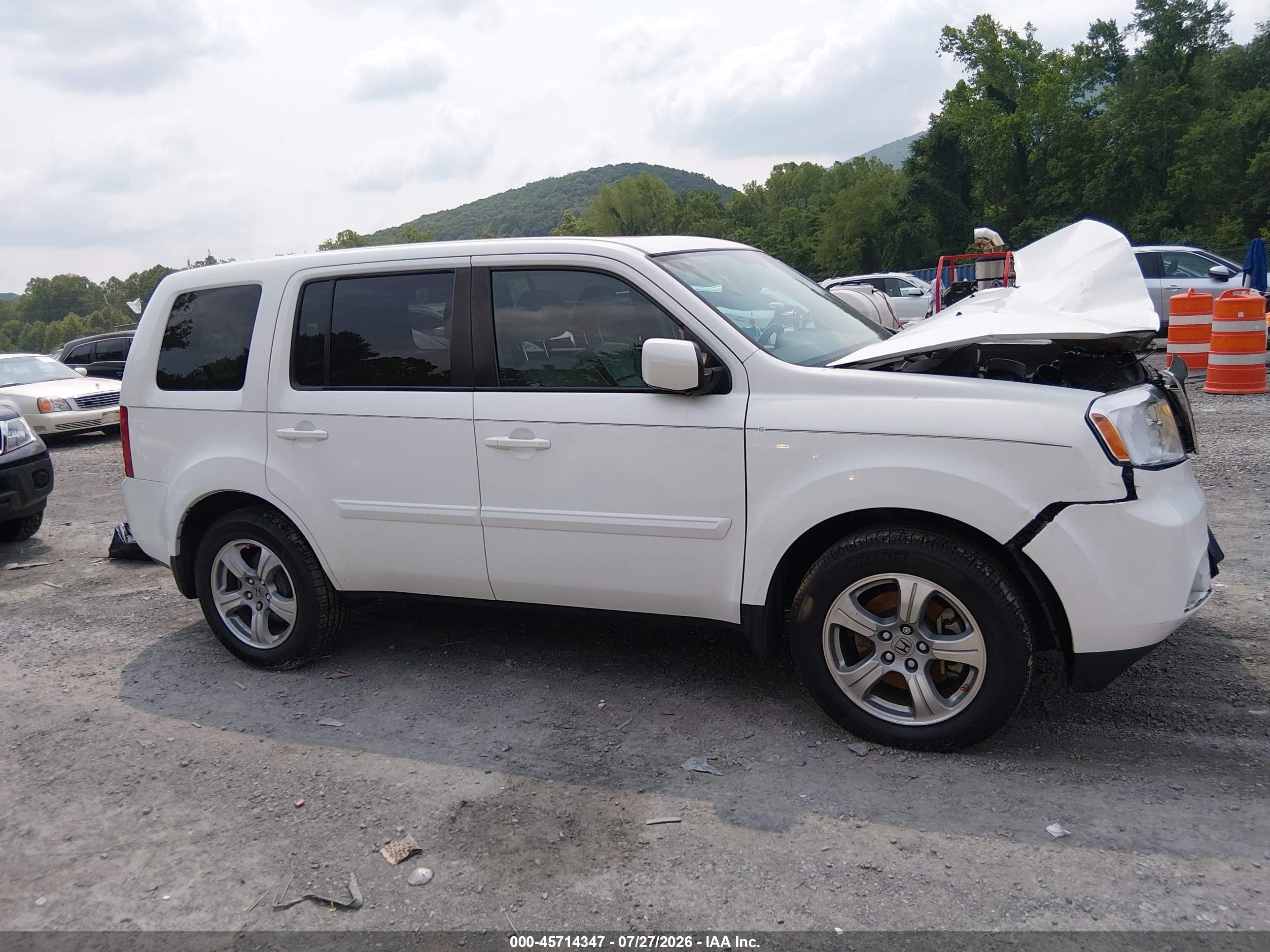 2015 Honda Pilot Ex-l White vin: 5FNYF4H52FB009740