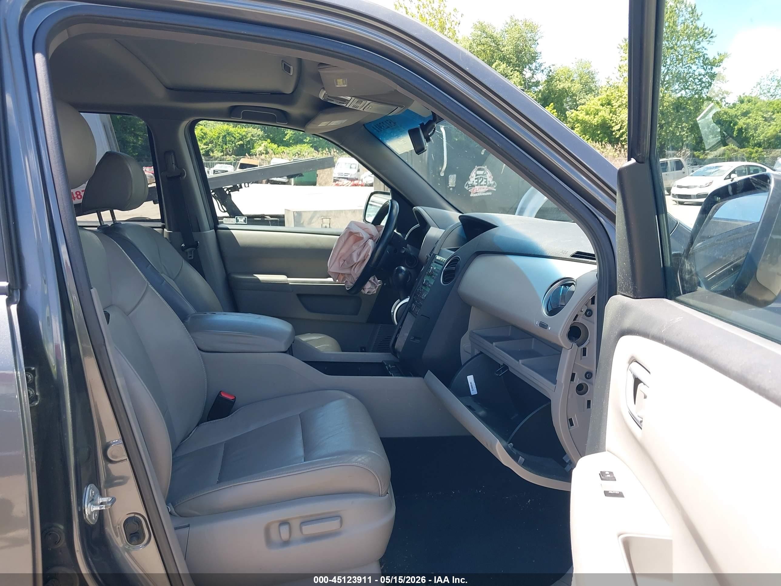 2011 Honda Pilot Ex-l Gray vin: 5FNYF4H53BB039095
