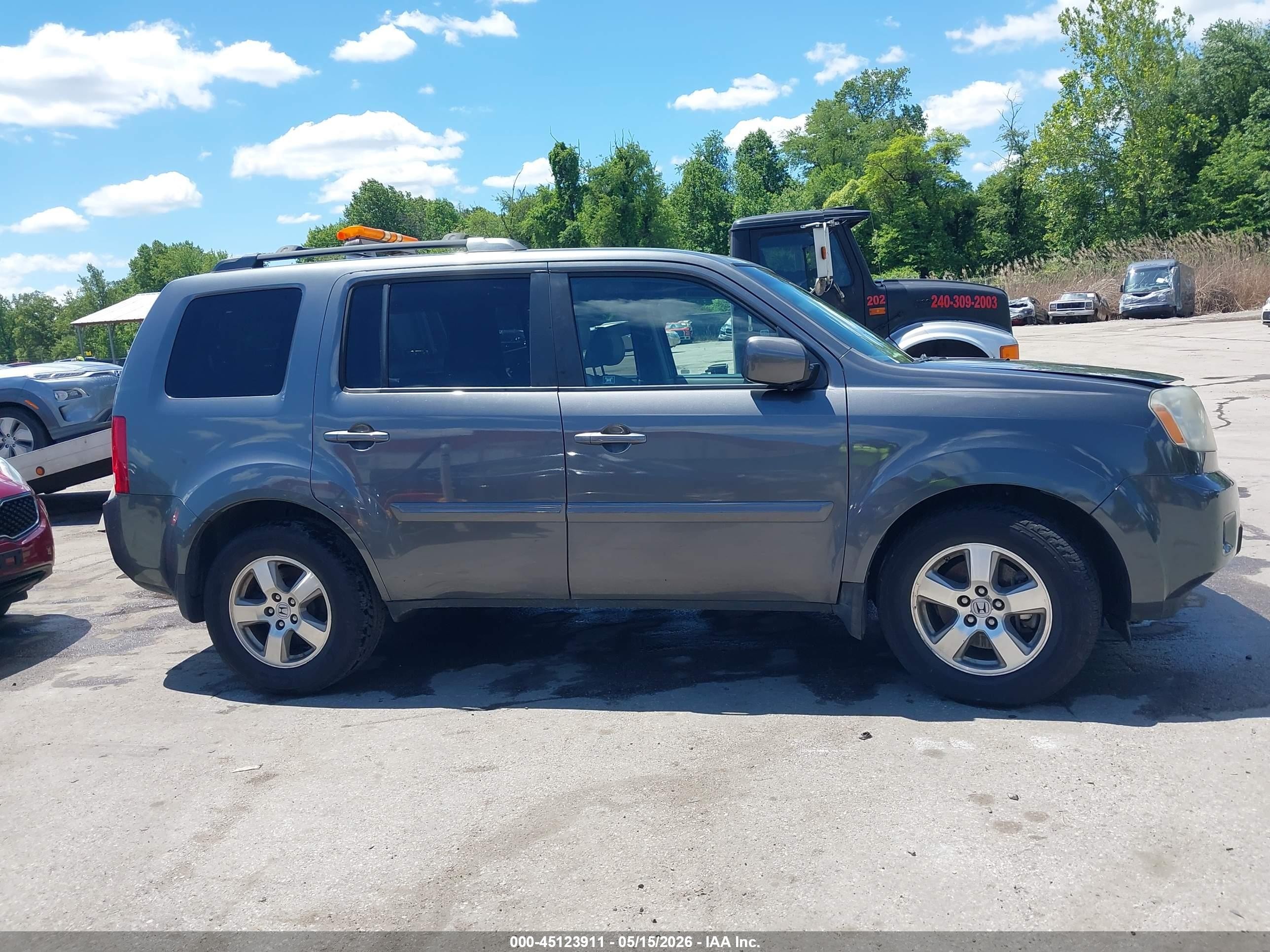 2011 Honda Pilot Ex-l Gray vin: 5FNYF4H53BB039095
