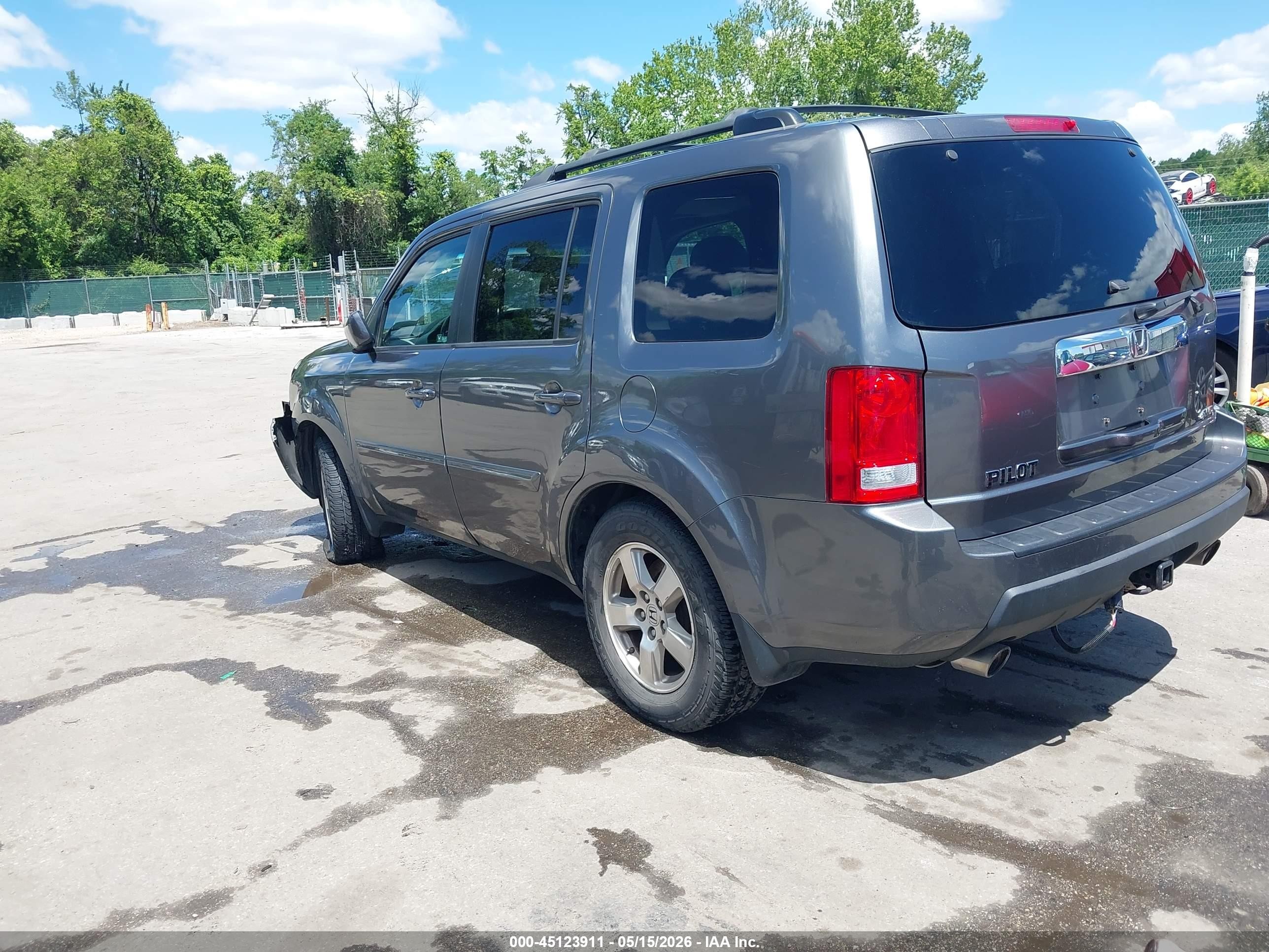 2011 Honda Pilot Ex-l Gray vin: 5FNYF4H53BB039095