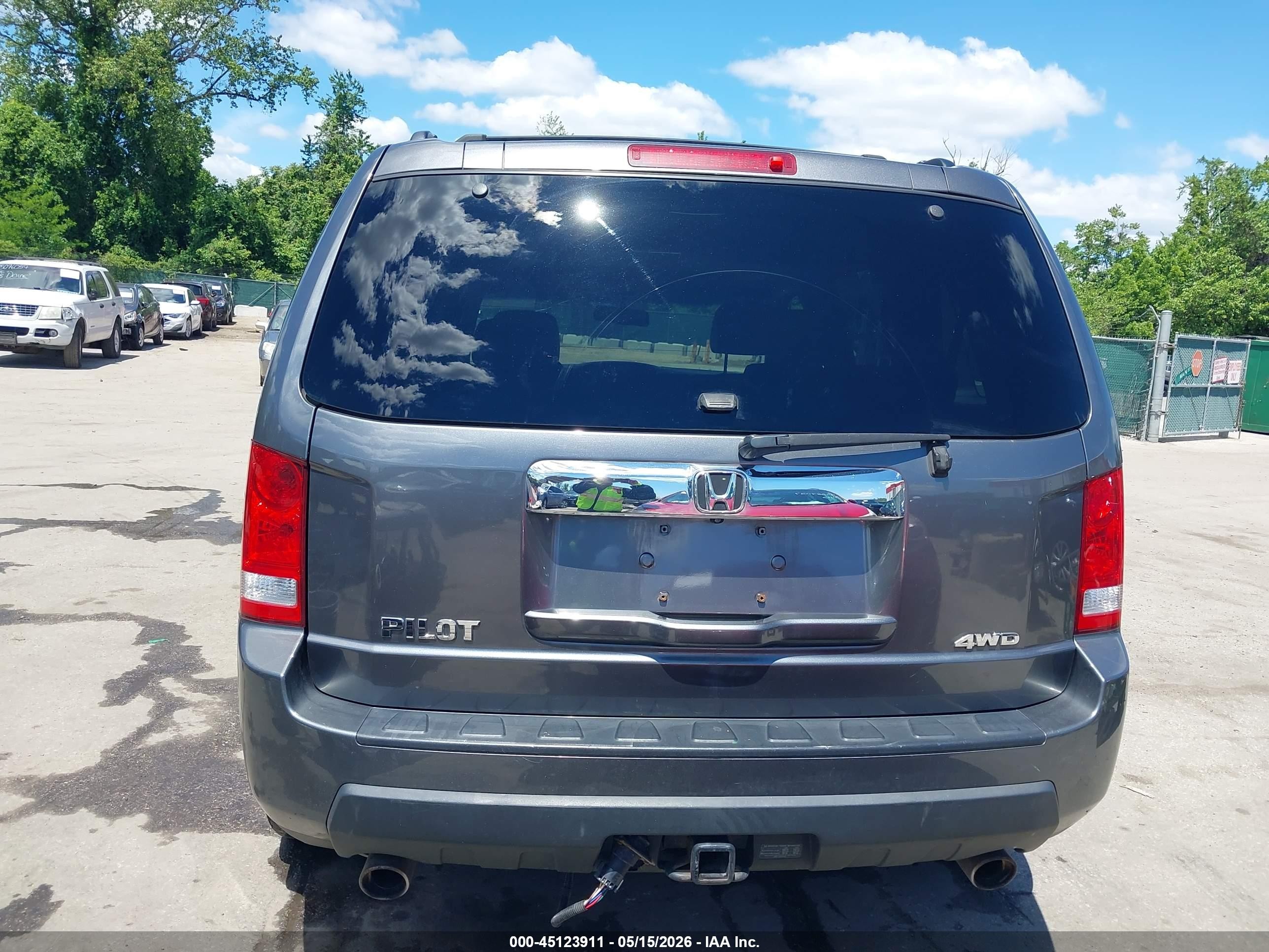 2011 Honda Pilot Ex-l Gray vin: 5FNYF4H53BB039095