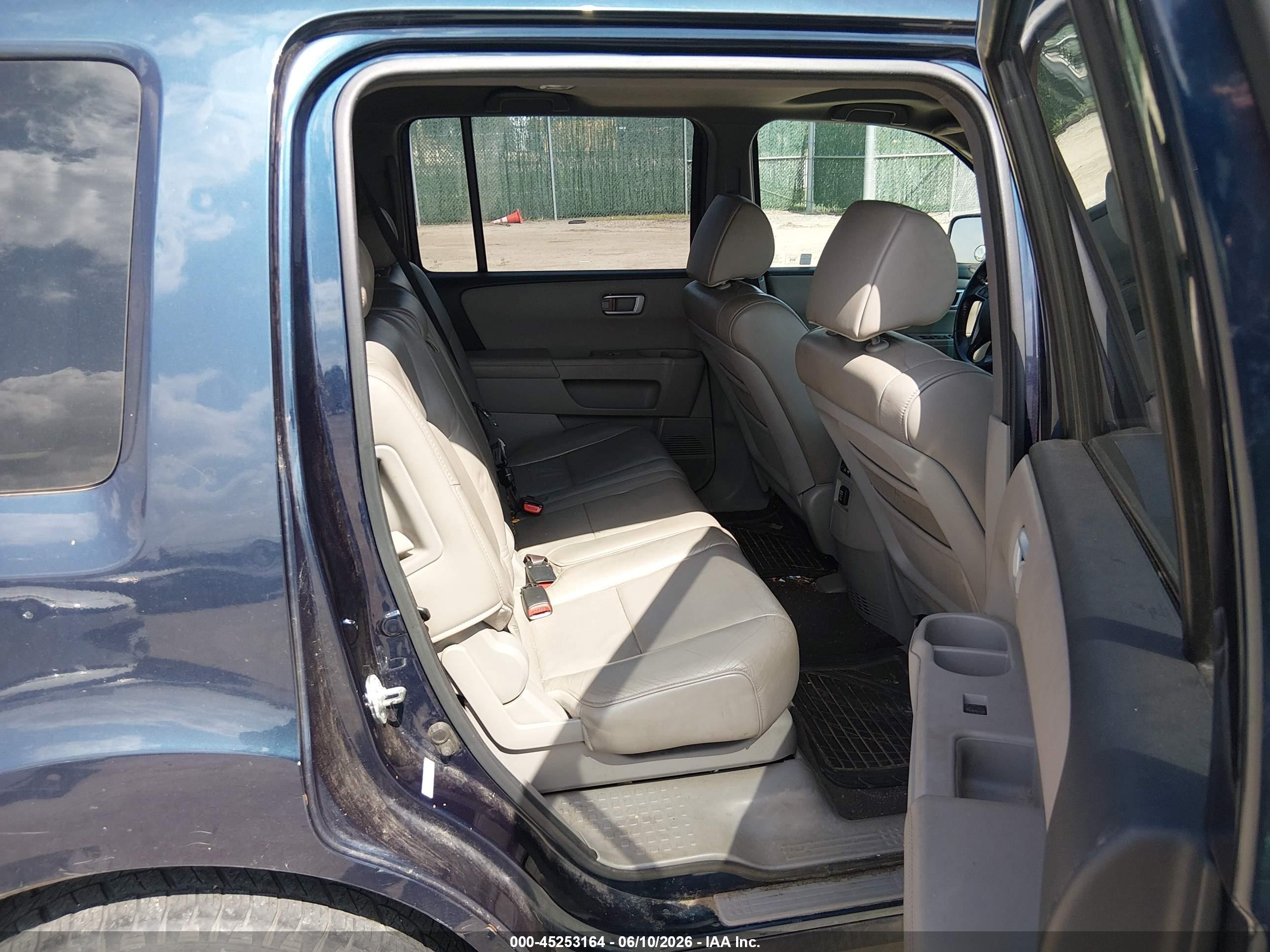 2011 Honda Pilot Ex-l Blue vin: 5FNYF4H53BB049268