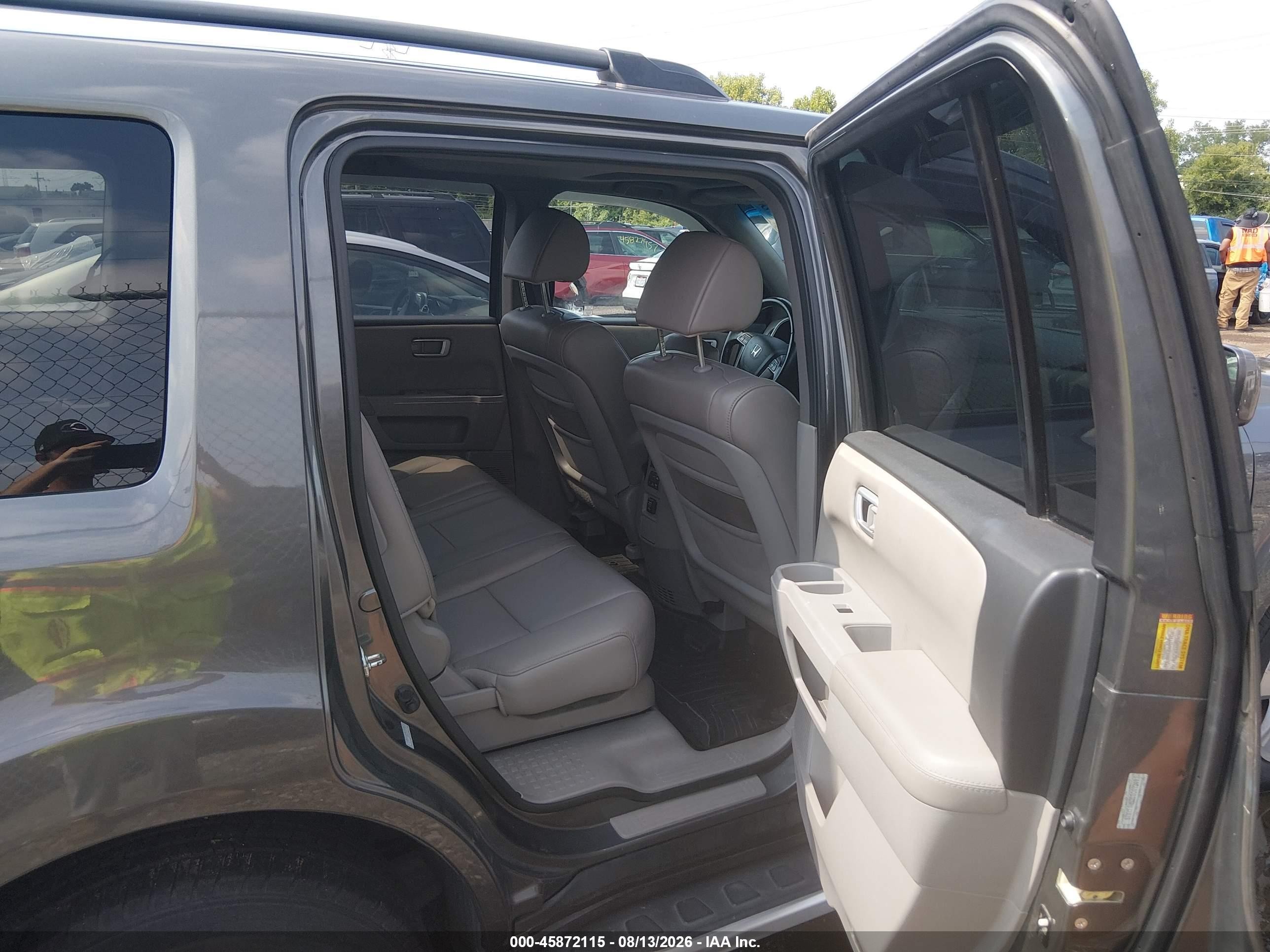 2011 Honda Pilot Ex-l Gray vin: 5FNYF4H53BB049349