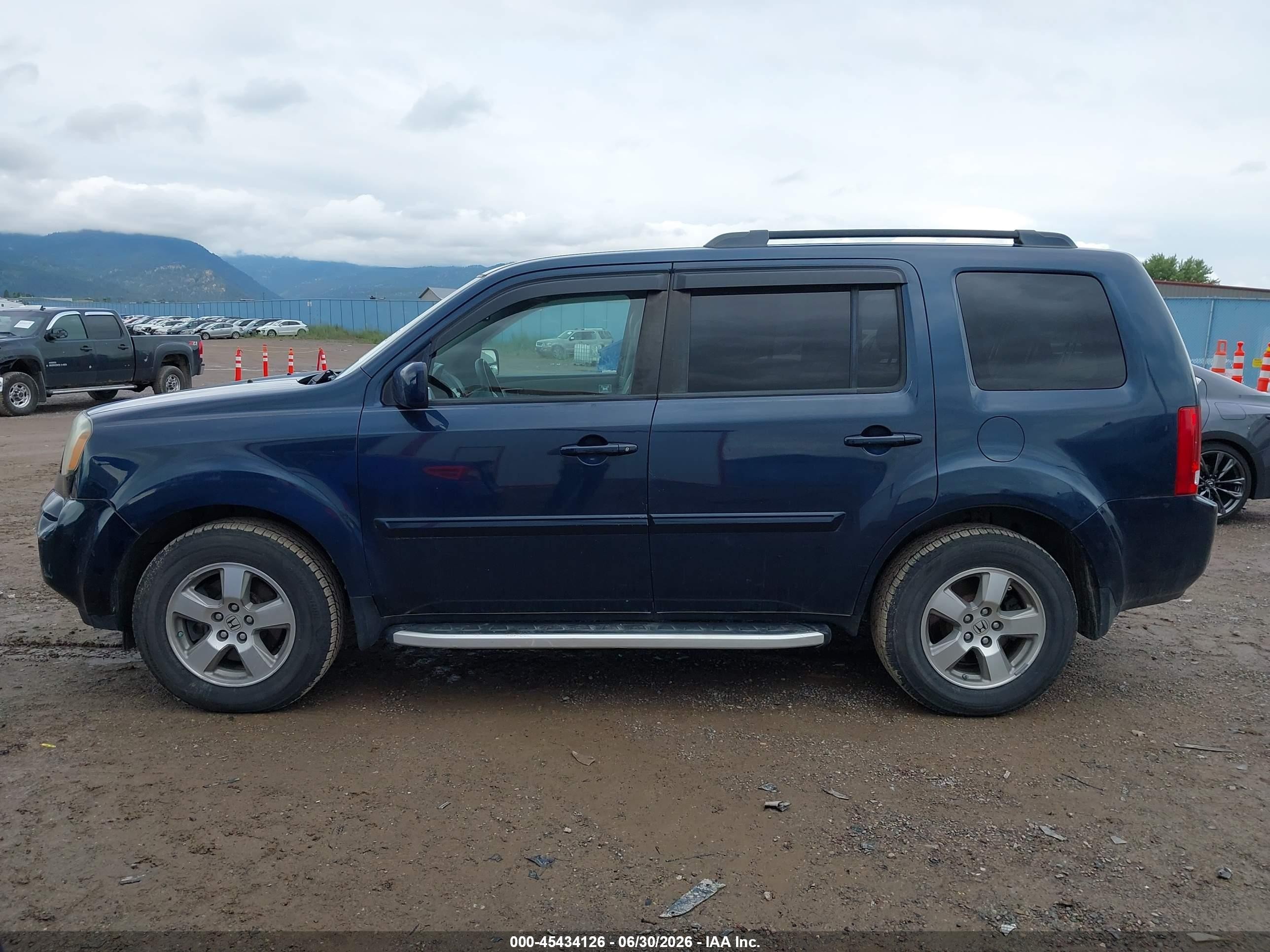 2011 Honda Pilot Ex-l Blue vin: 5FNYF4H53BB100719
