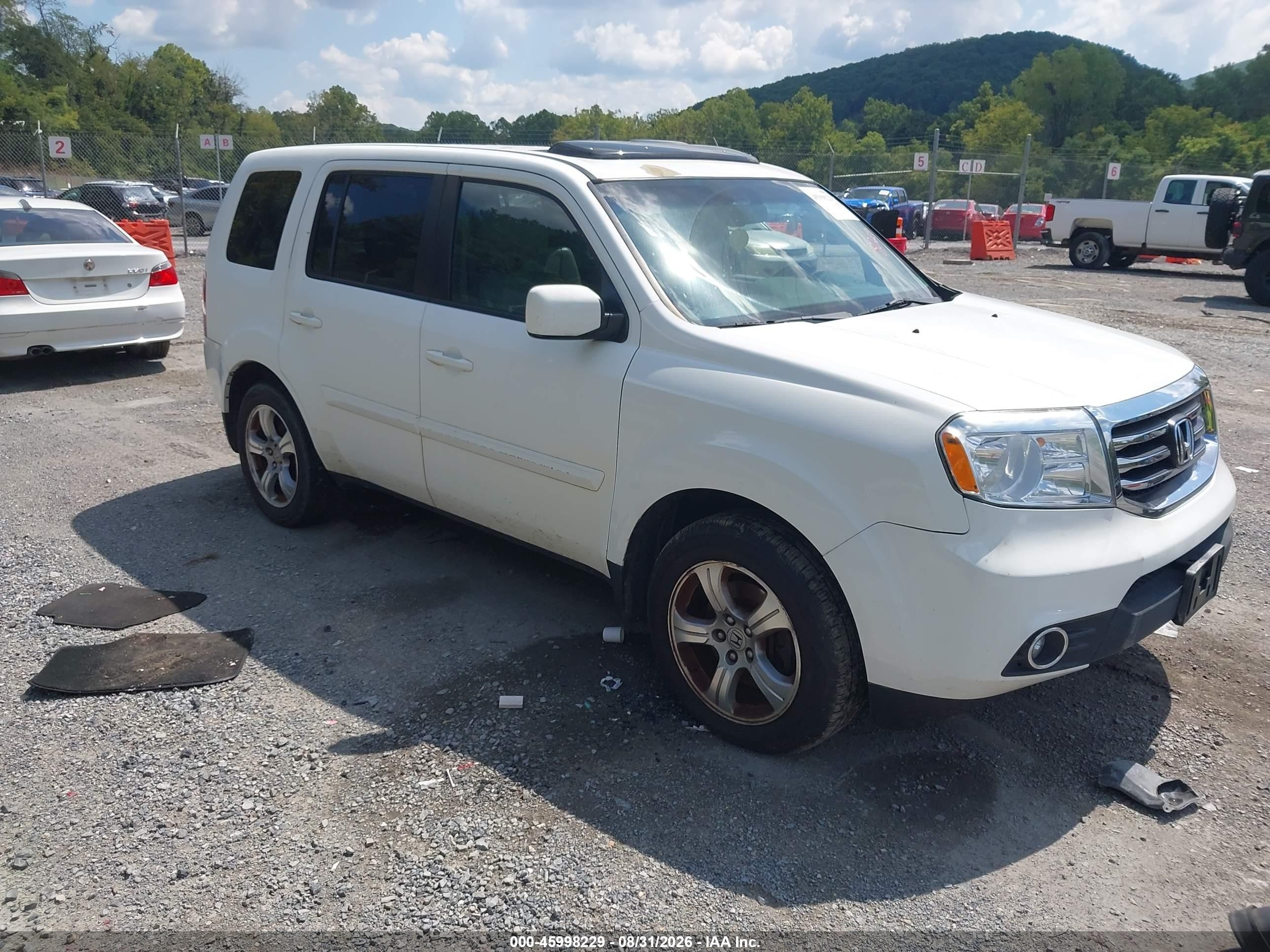 2013 Honda Pilot Ex-l White vin: 5FNYF4H53DB068566