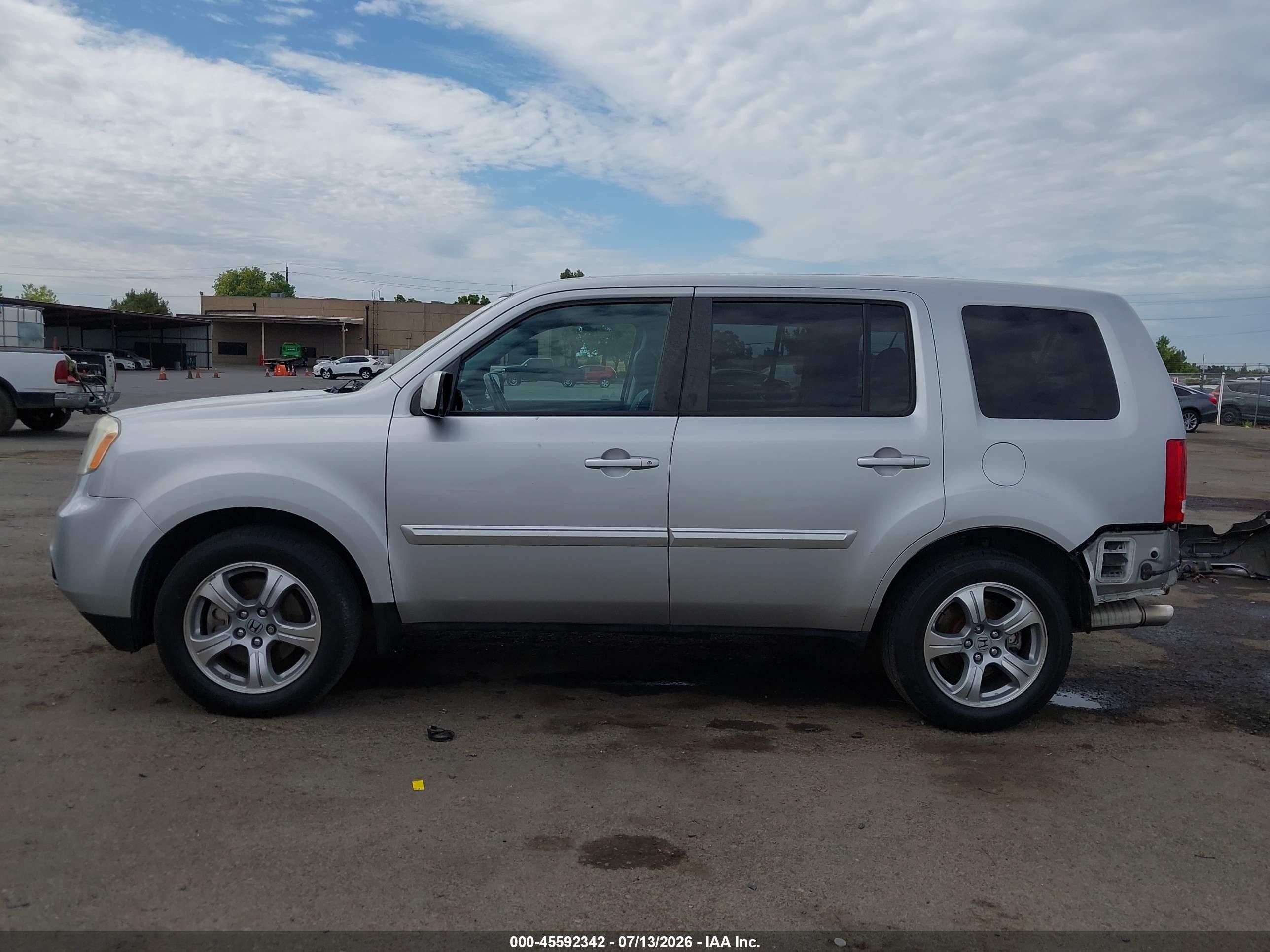 2014 Honda Pilot Ex-l Серебряный vin: 5FNYF4H53EB029087