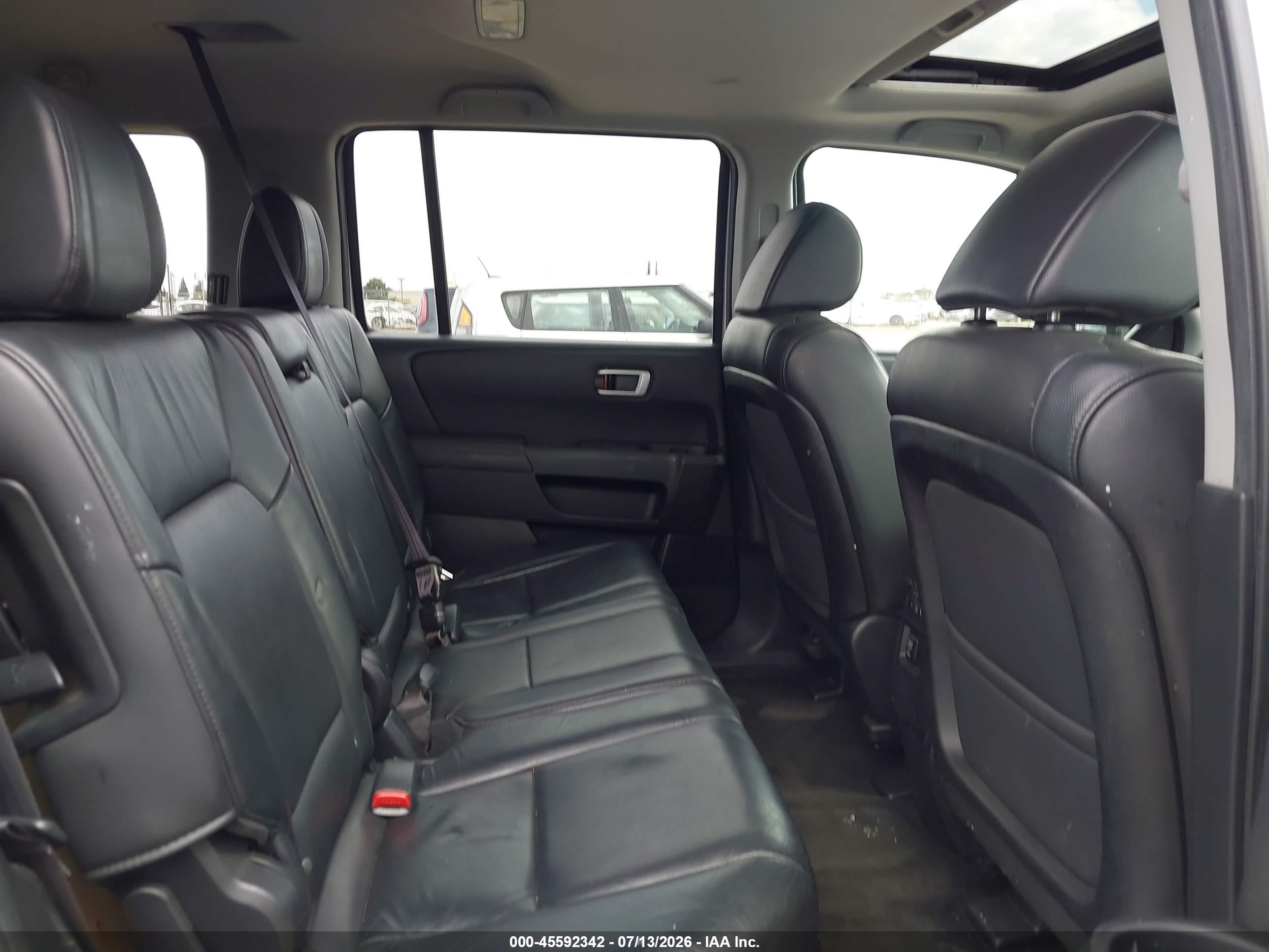 2014 Honda Pilot Ex-l Серебряный vin: 5FNYF4H53EB029087