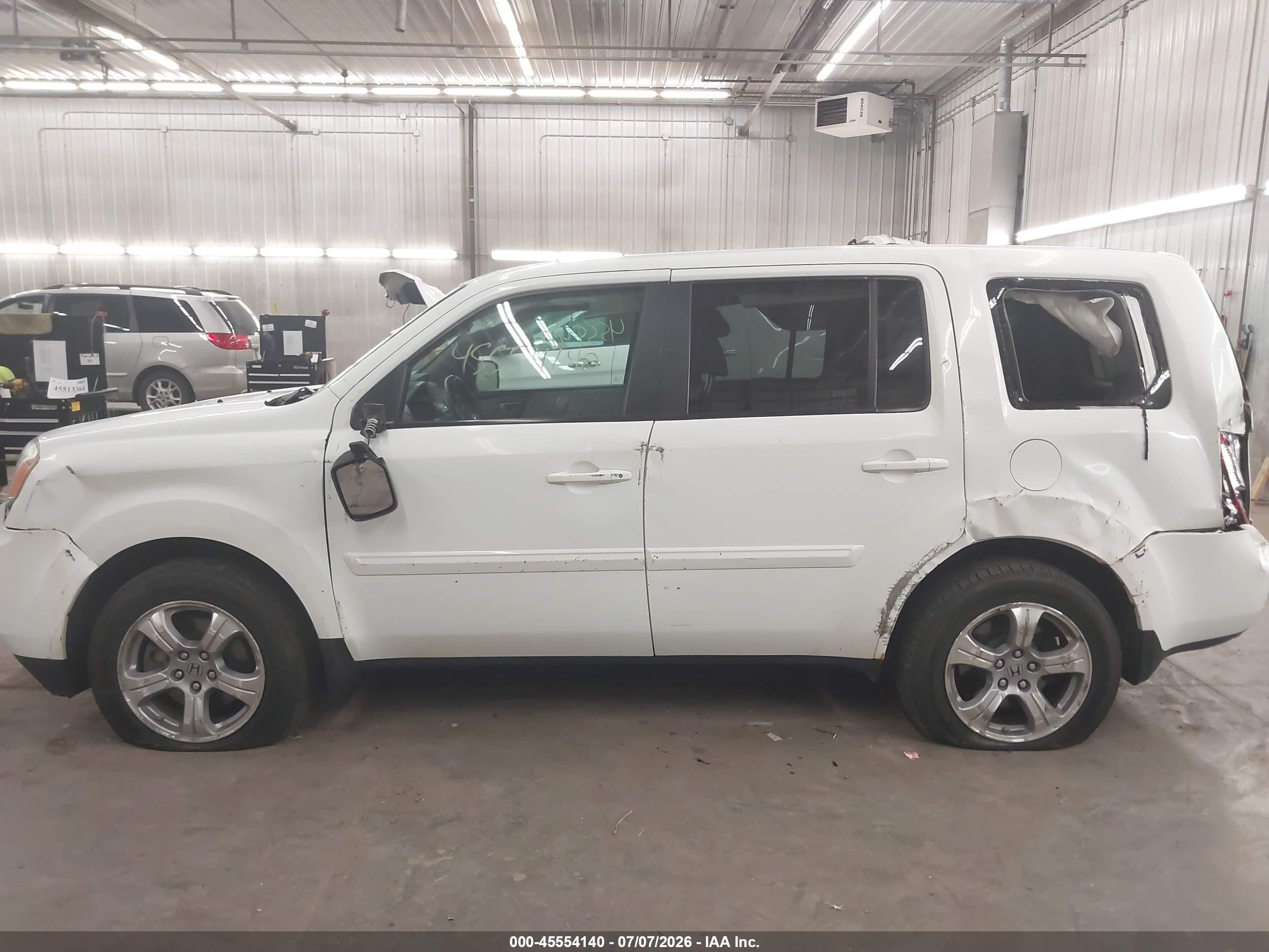 2015 Honda Pilot Ex-l White vin: 5FNYF4H53FB030337