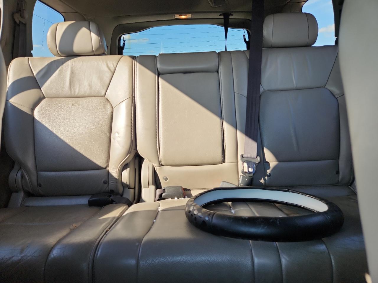 2011 Honda Pilot Exl White vin: 5FNYF4H54BB020409