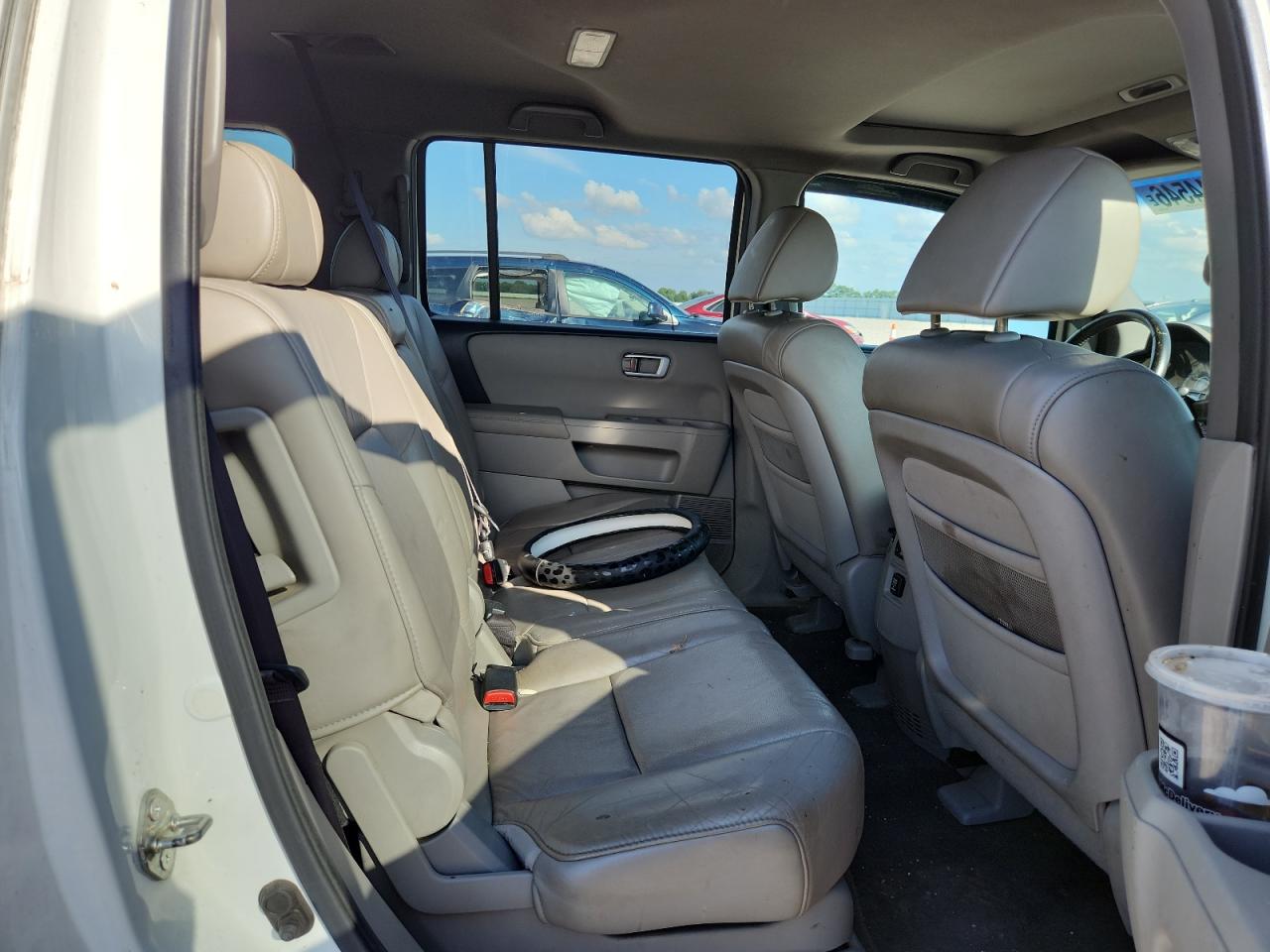2011 Honda Pilot Exl White vin: 5FNYF4H54BB020409