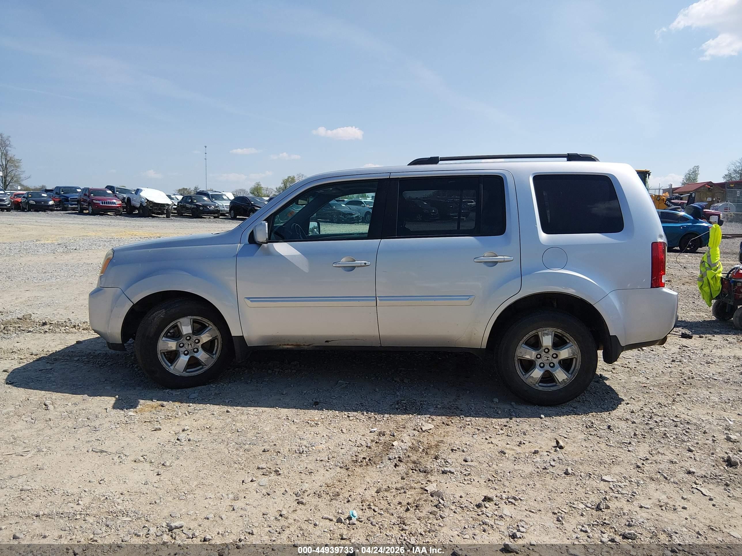2011 Honda Pilot Ex-l Silver vin: 5FNYF4H54BB058867