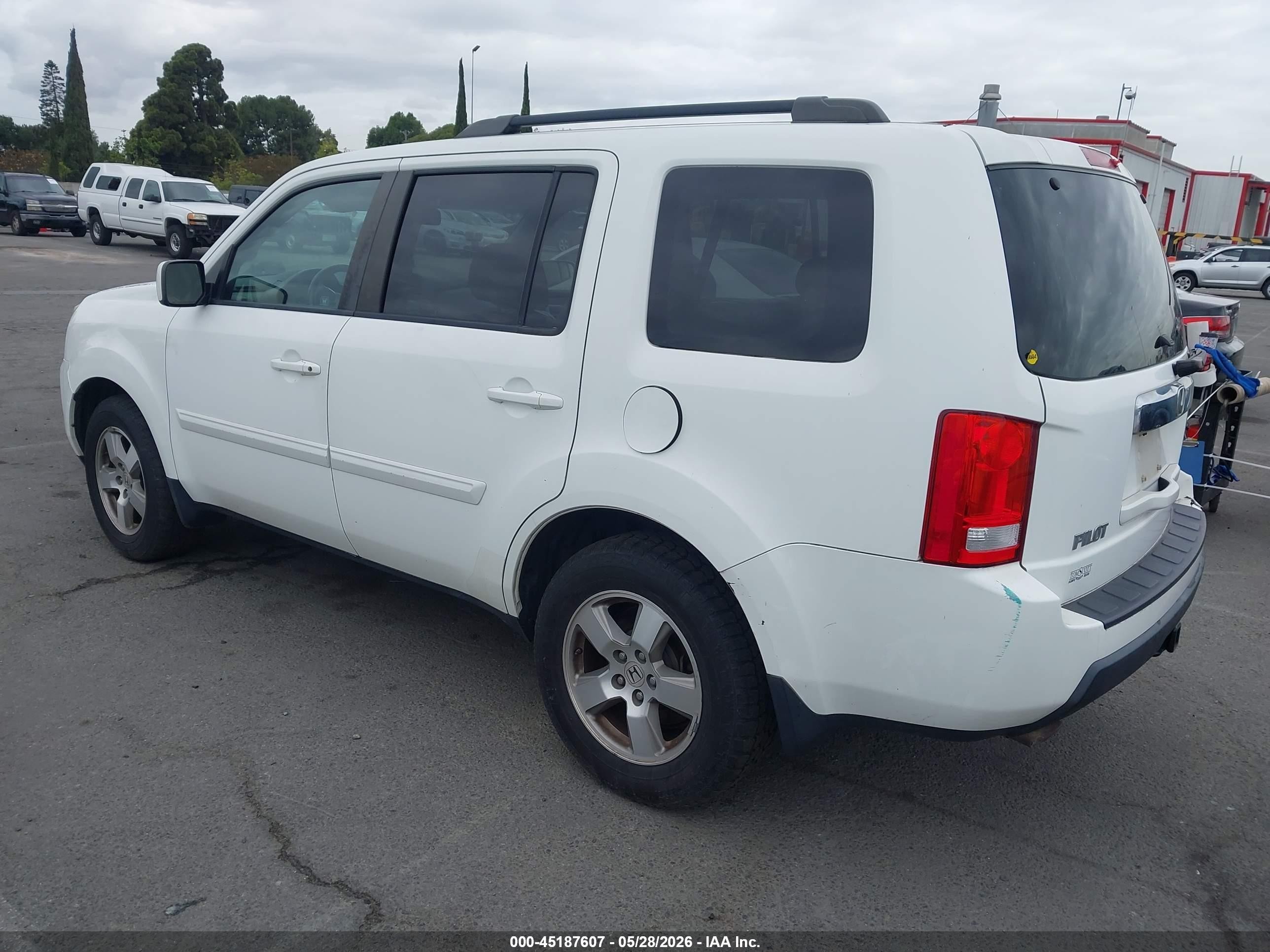2011 Honda Pilot Ex-l White vin: 5FNYF4H55BB045626