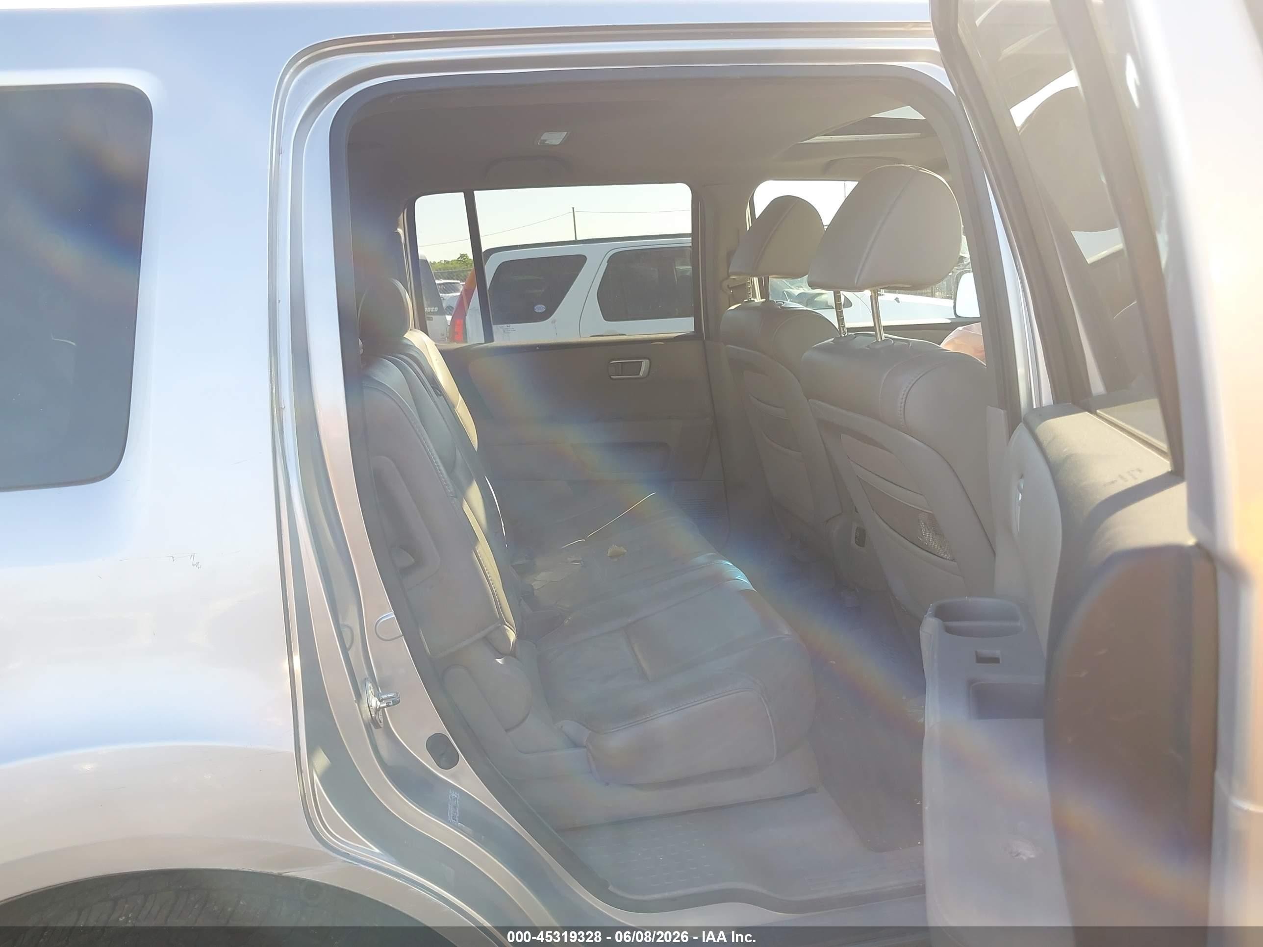 2011 Honda Pilot Ex-l Silver vin: 5FNYF4H55BB077962