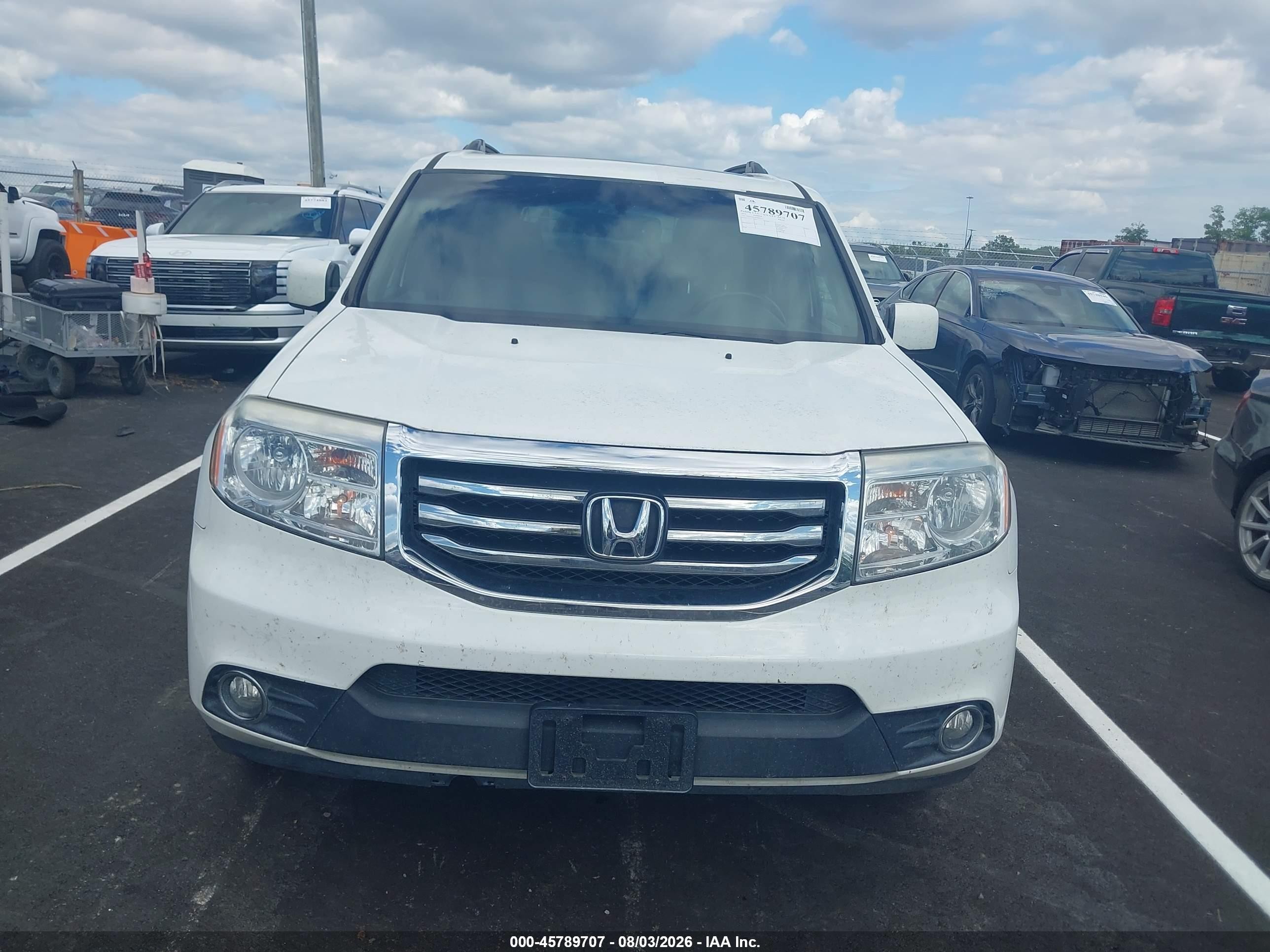 2015 Honda Pilot Ex-l White vin: 5FNYF4H55FB060777
