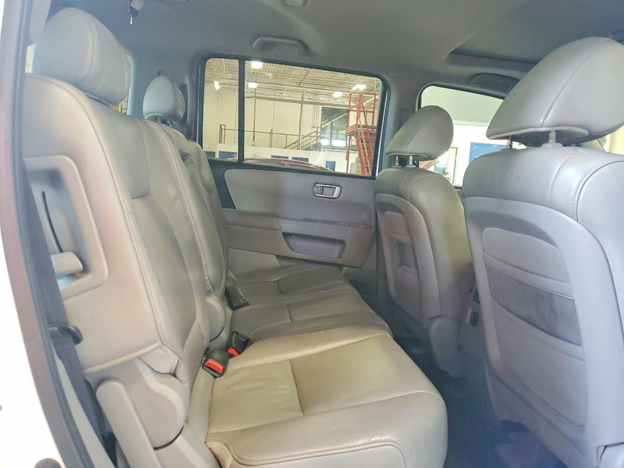 2011 Honda Pilot Exl White vin: 5FNYF4H56BB026633