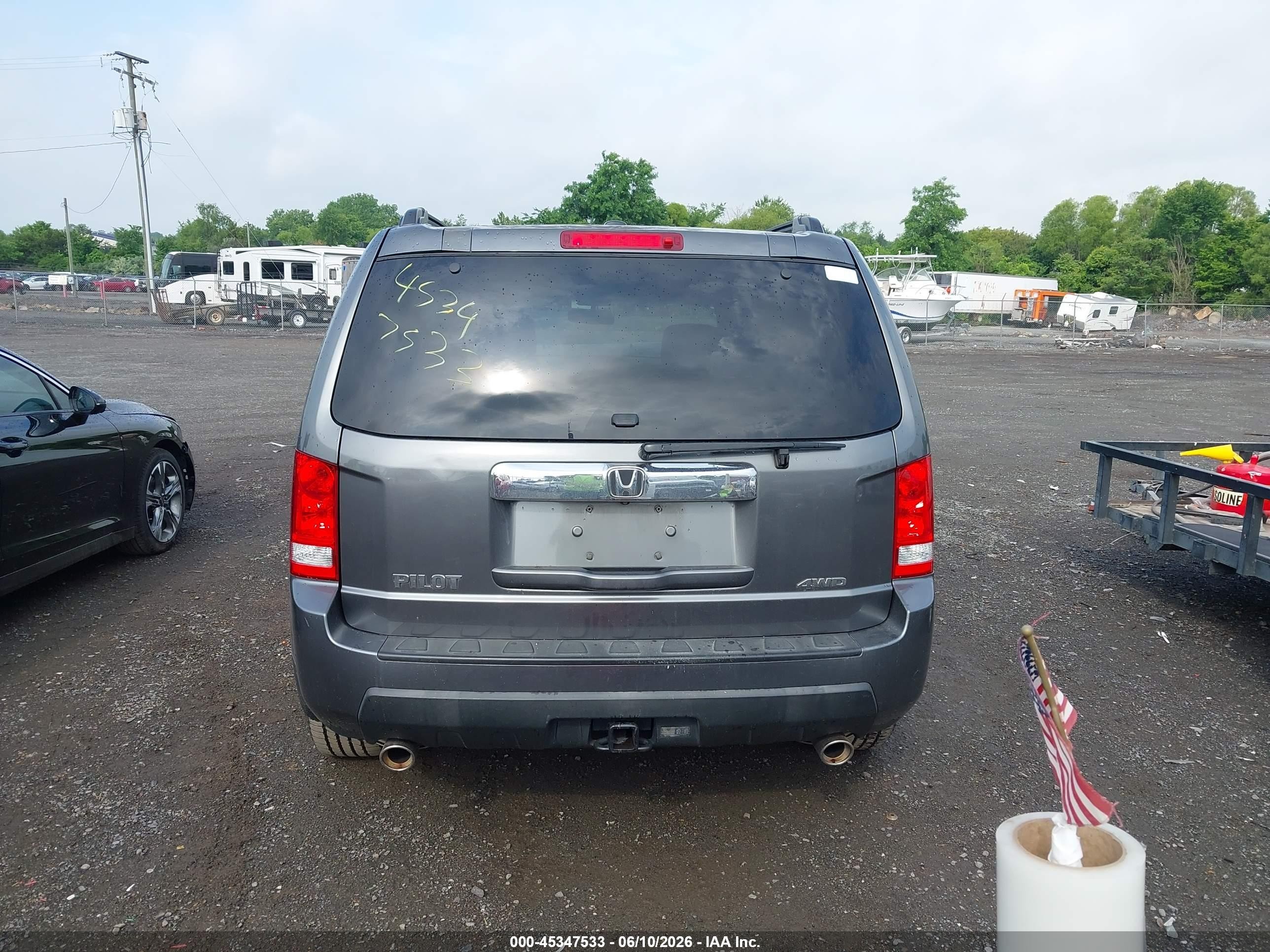2011 Honda Pilot Ex-l Gray vin: 5FNYF4H56BB079915