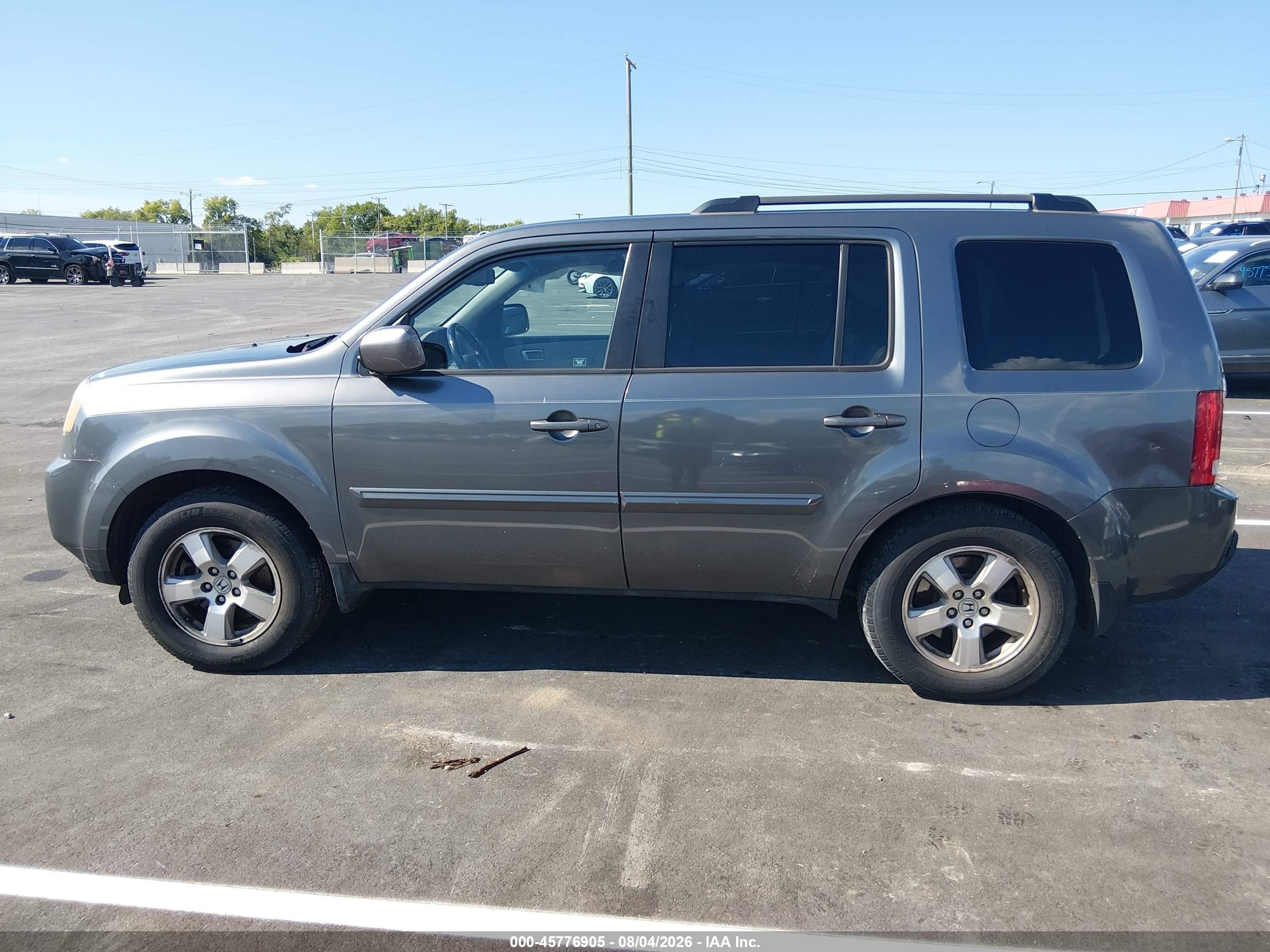 2011 Honda Pilot Ex-l Silver vin: 5FNYF4H56BB083804