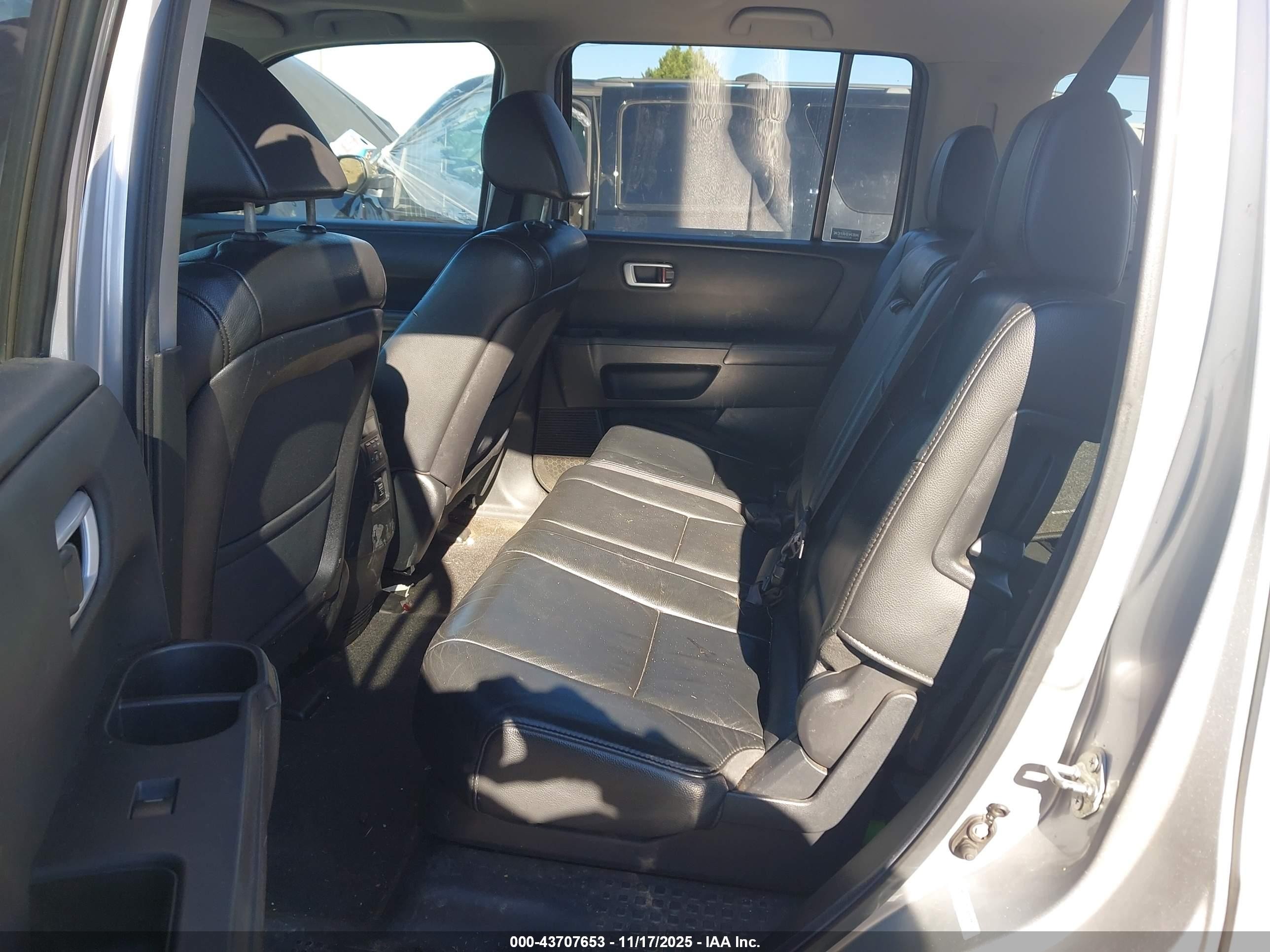 2012 Honda Pilot Ex-l Silver vin: 5FNYF4H56CB043515