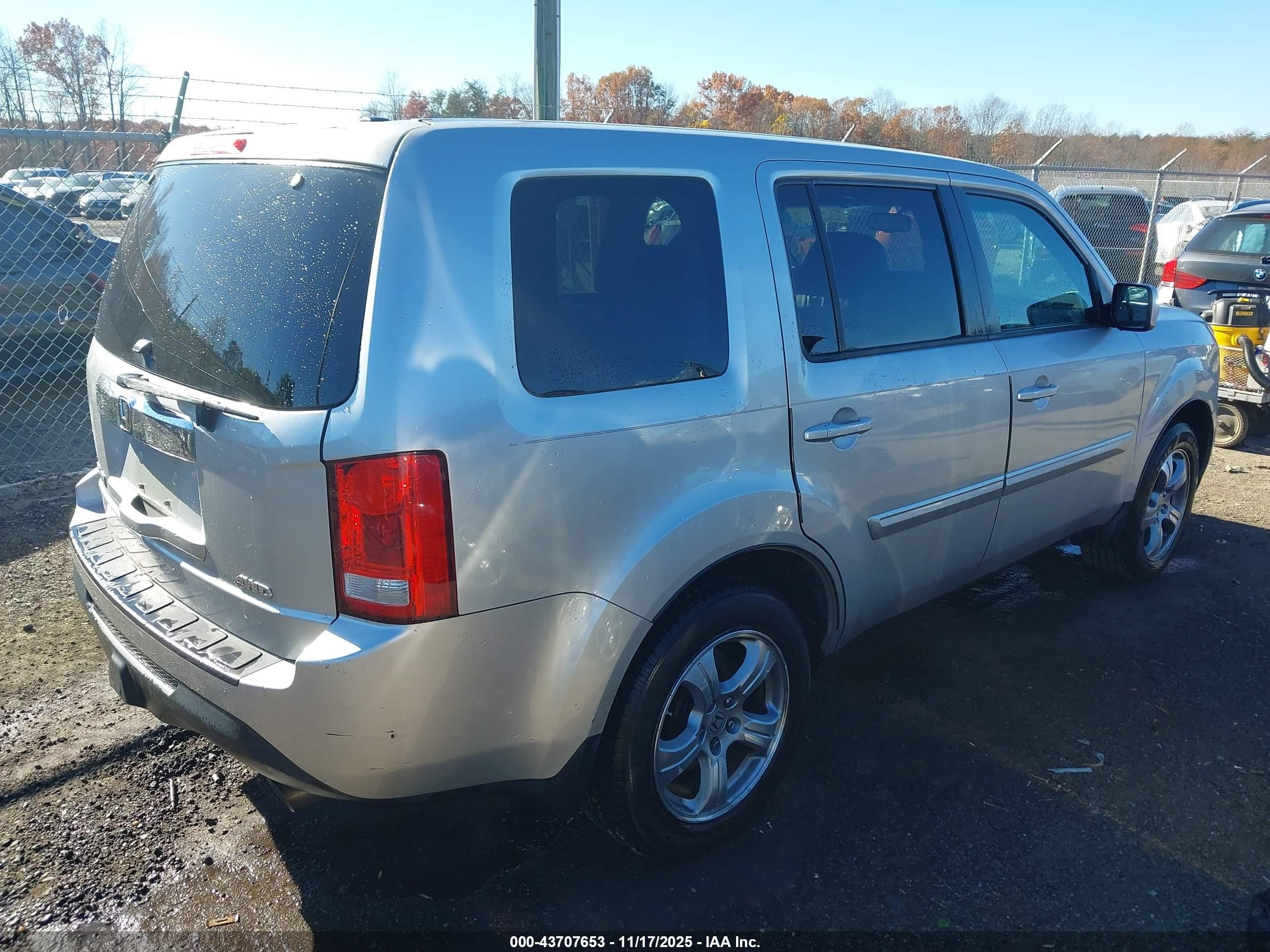 2012 Honda Pilot Ex-l Silver vin: 5FNYF4H56CB043515