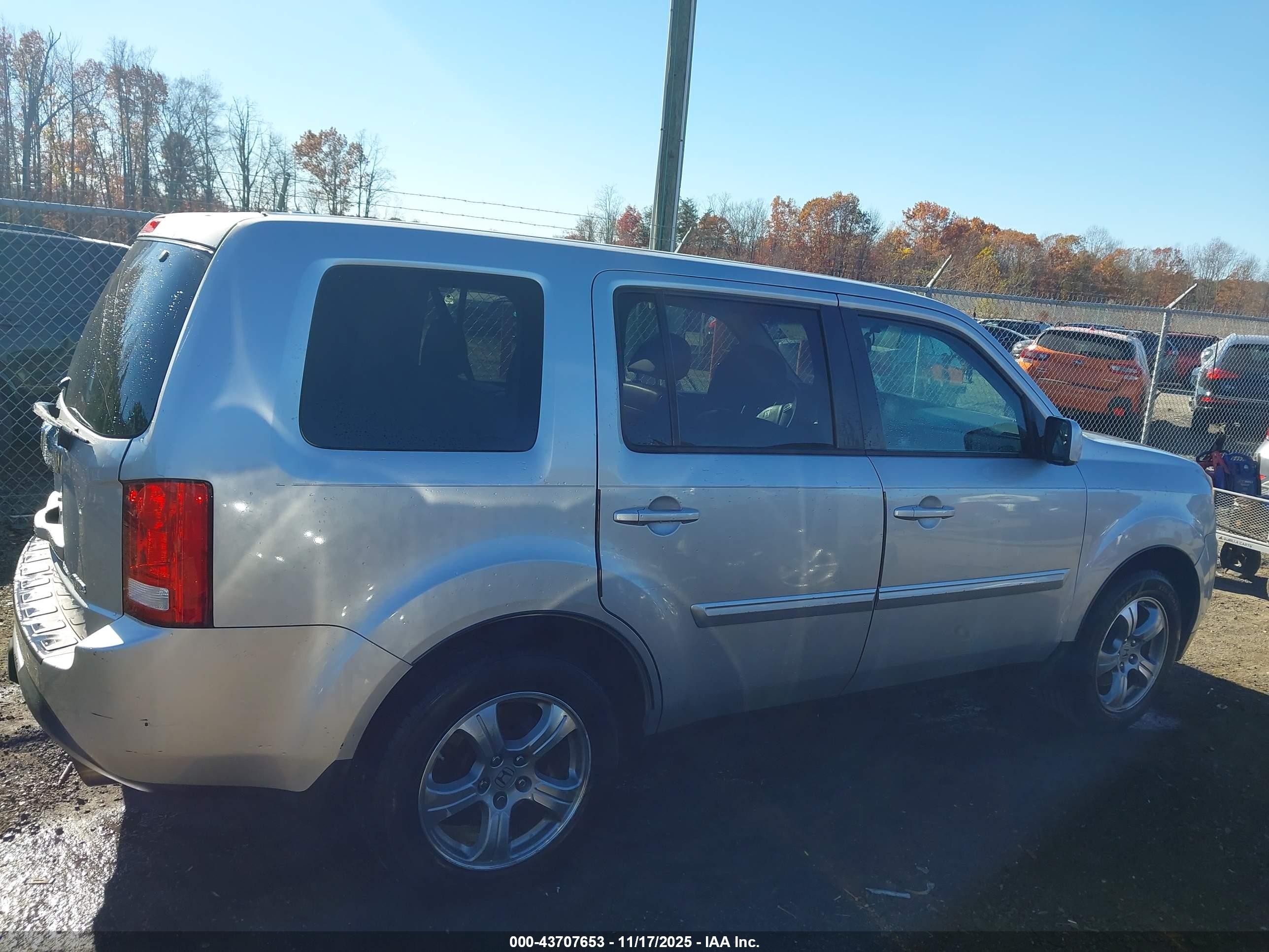 2012 Honda Pilot Ex-l Silver vin: 5FNYF4H56CB043515
