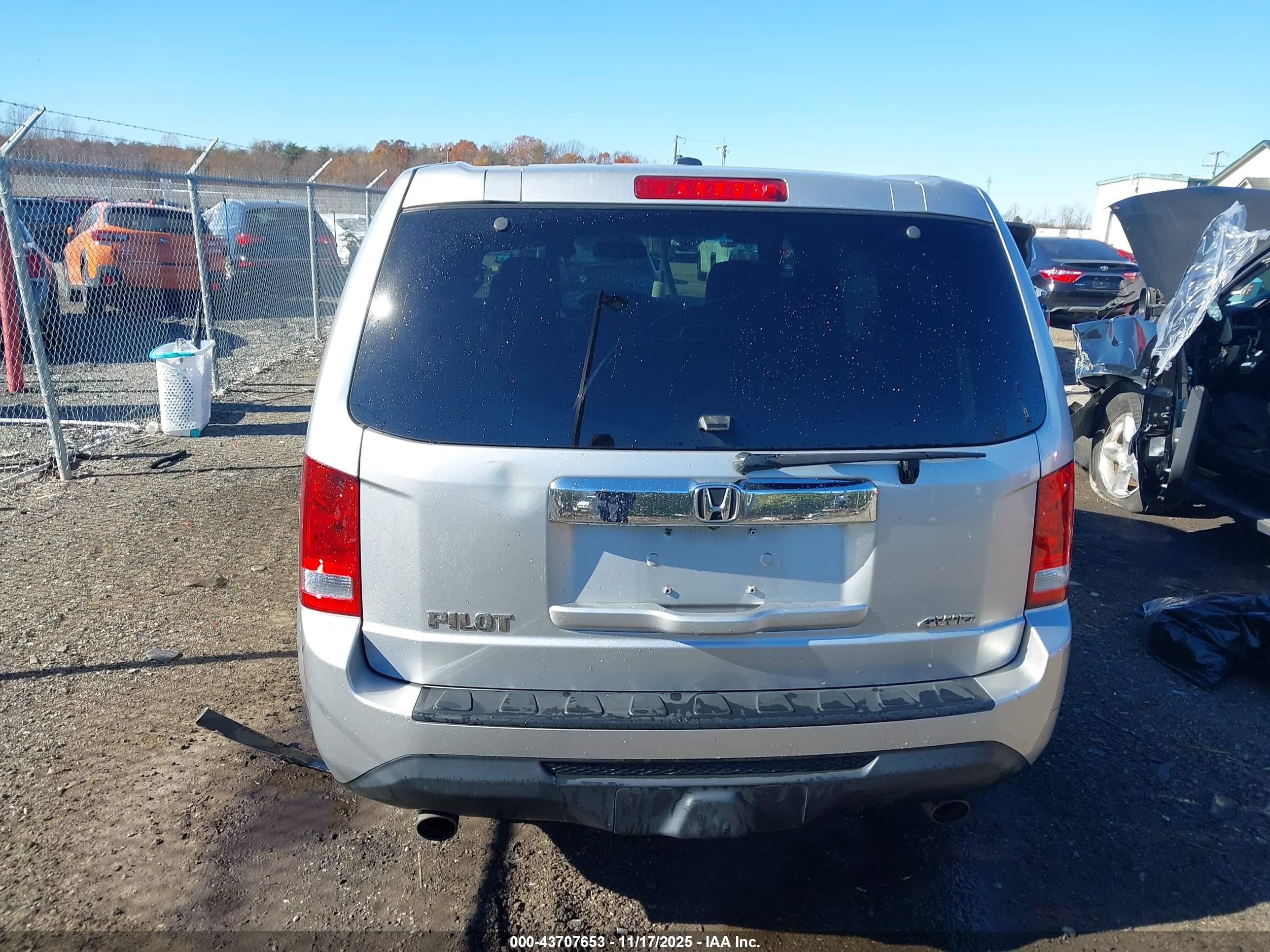 2012 Honda Pilot Ex-l Silver vin: 5FNYF4H56CB043515