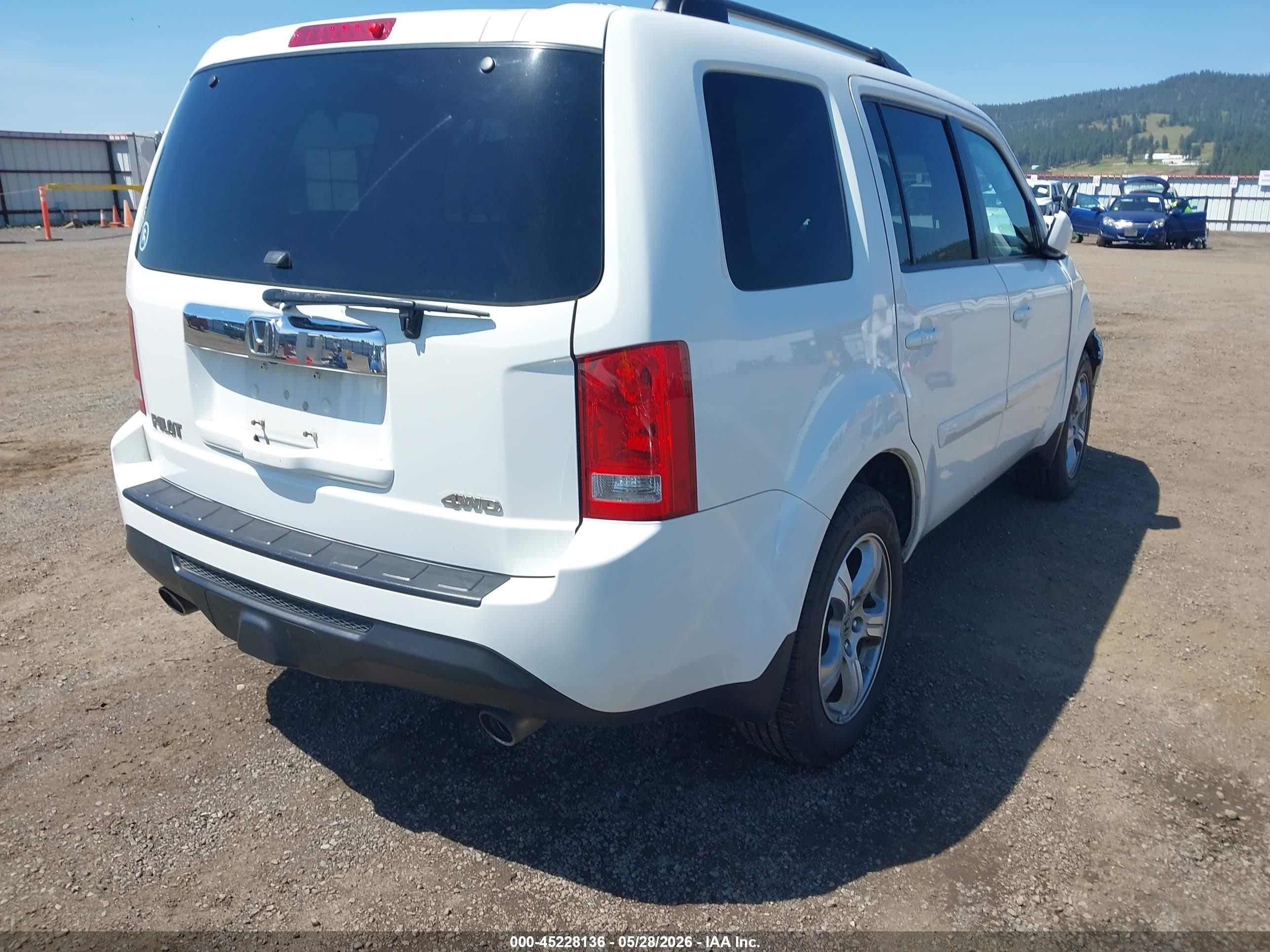 2014 Honda Pilot Ex-l White vin: 5FNYF4H56EB035739