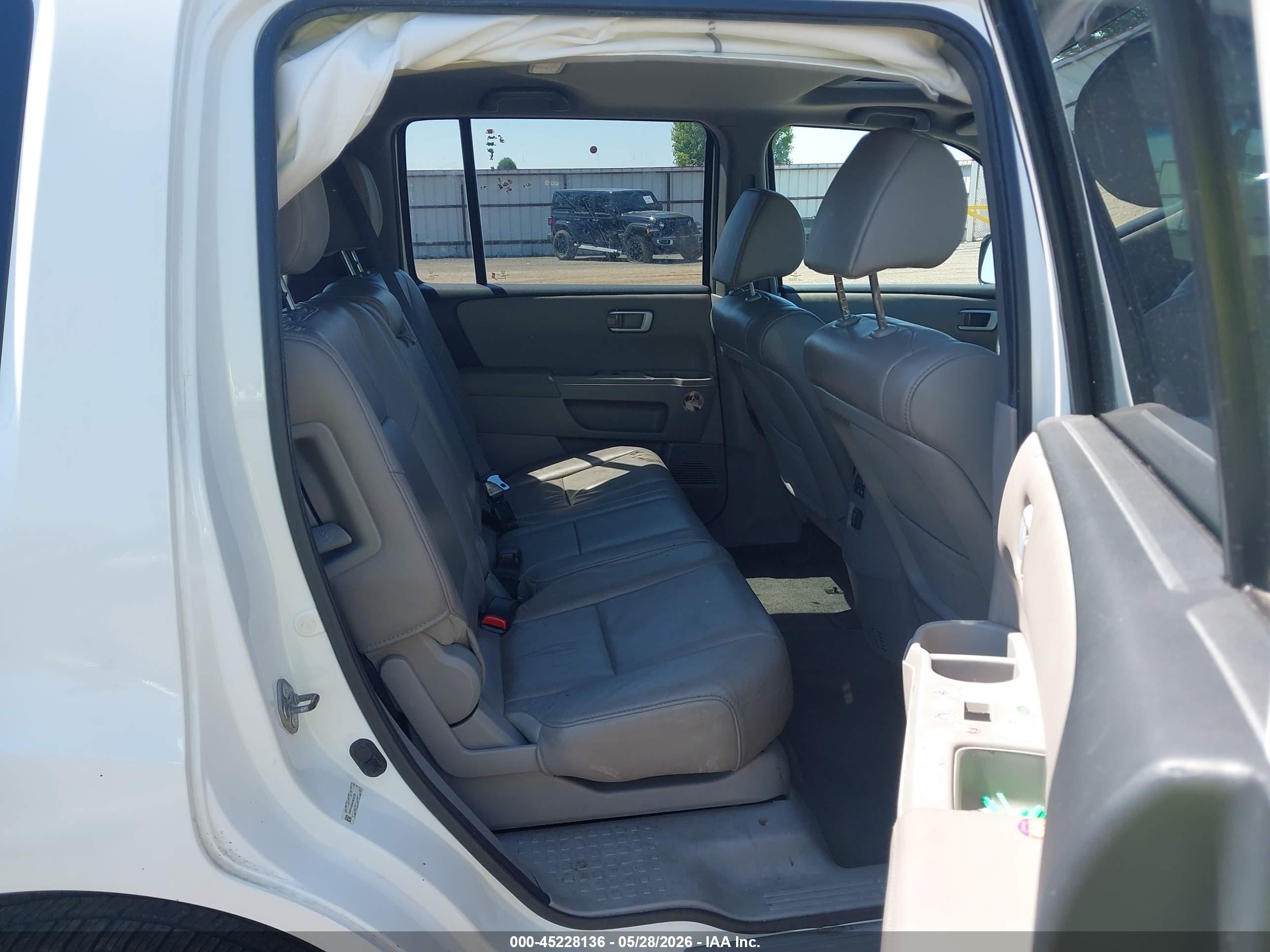 2014 Honda Pilot Ex-l White vin: 5FNYF4H56EB035739