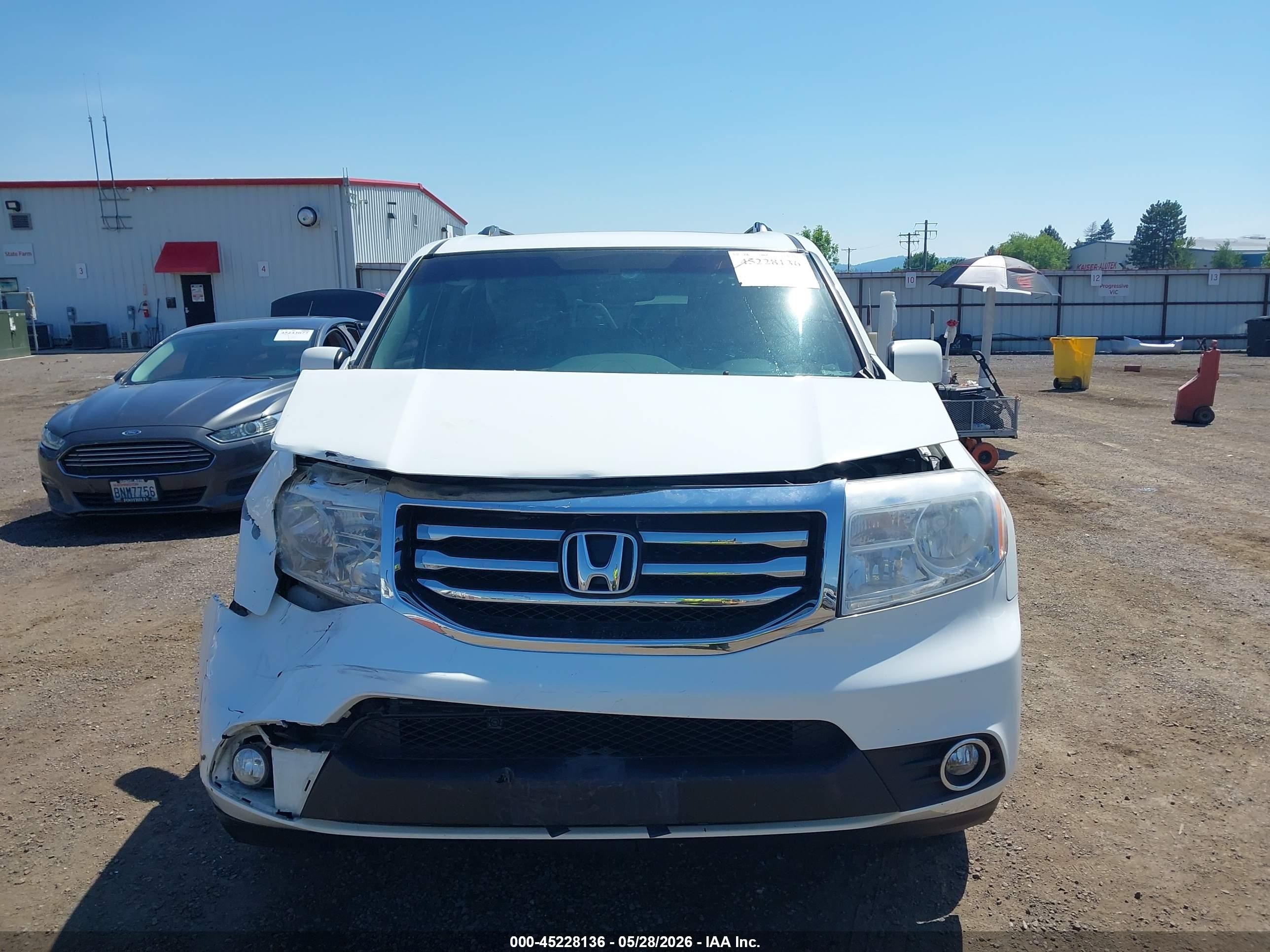 2014 Honda Pilot Ex-l White vin: 5FNYF4H56EB035739